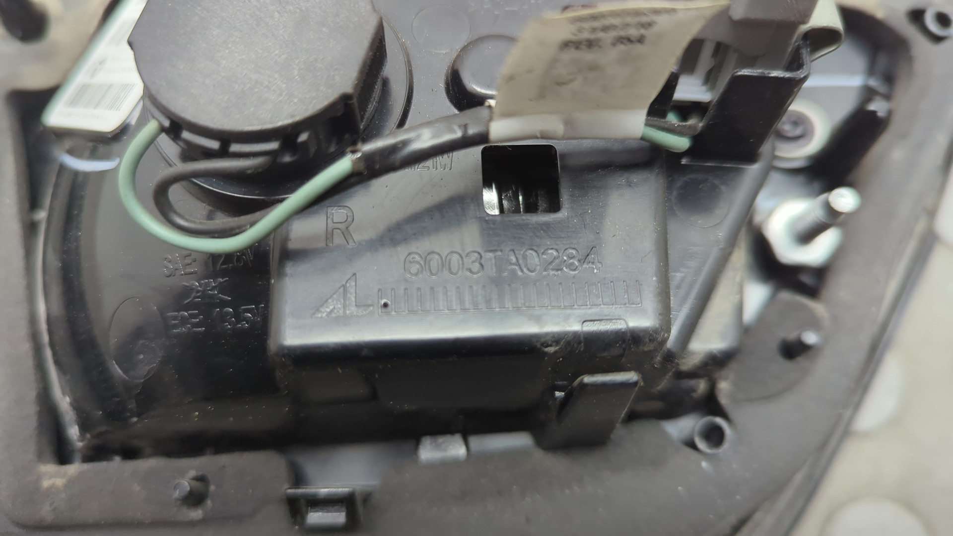 Фонарь задний внутренний правый