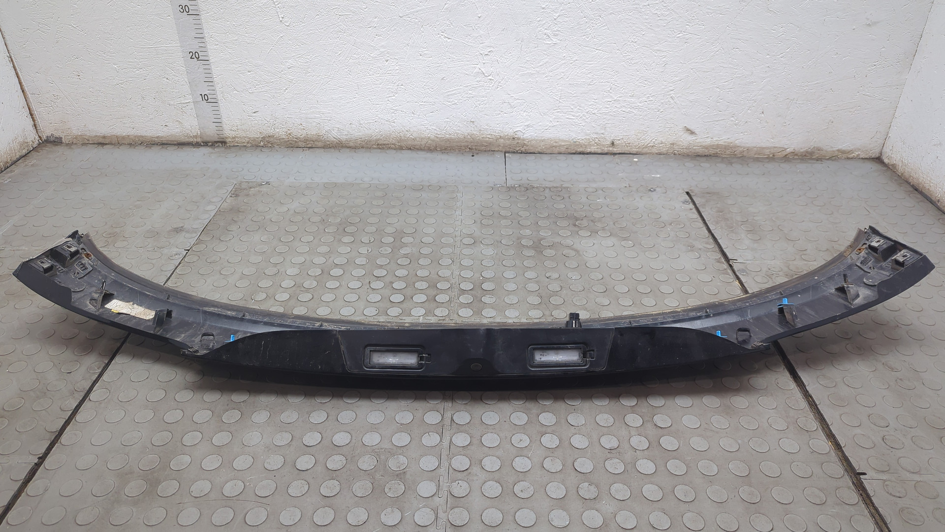 Накладка крышки багажника