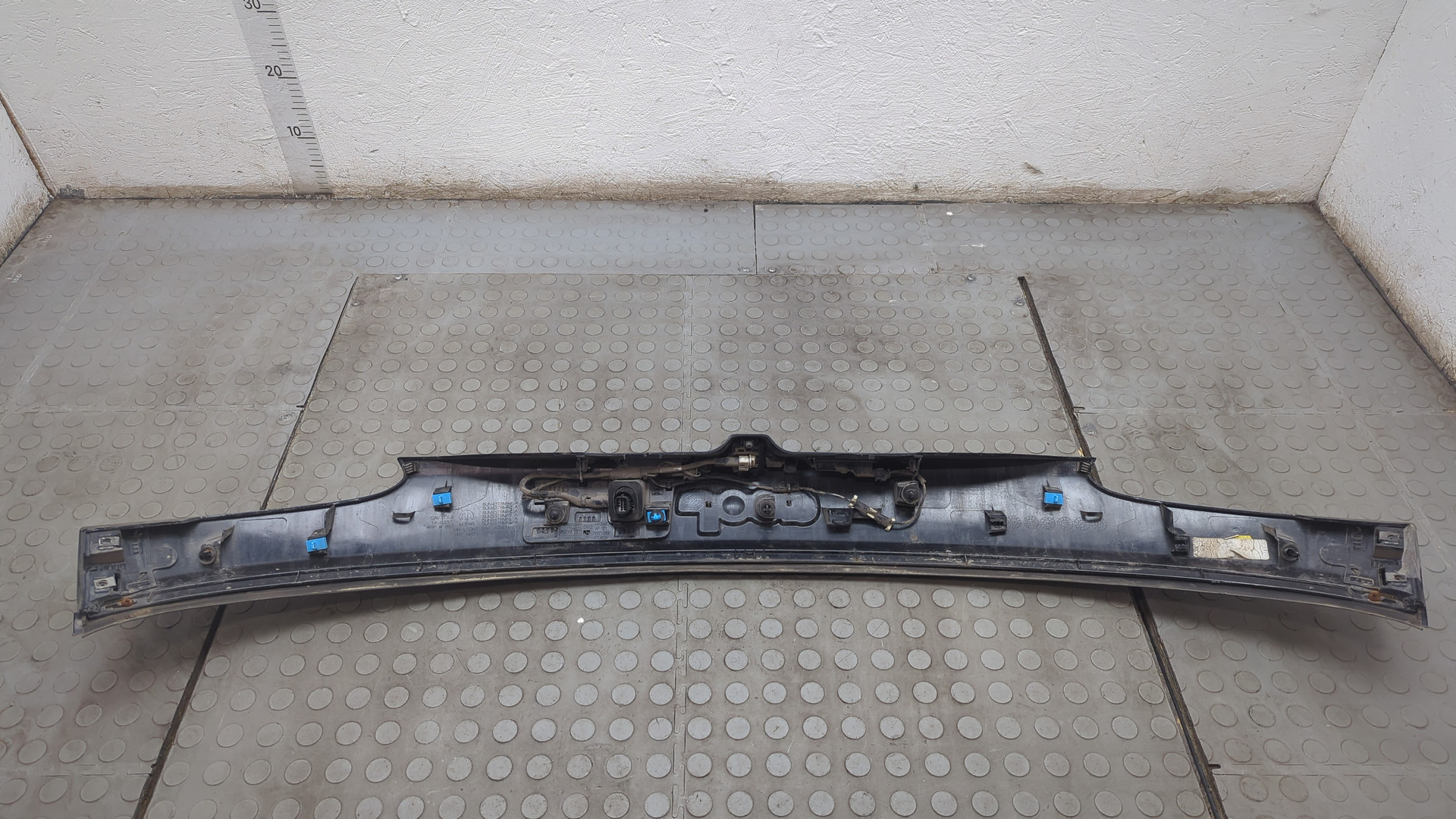 Накладка крышки багажника