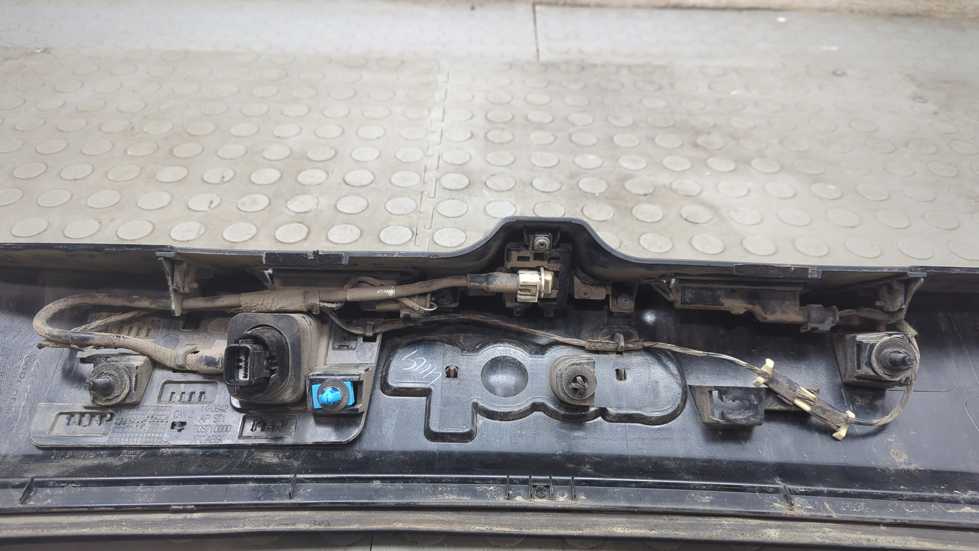 Накладка крышки багажника