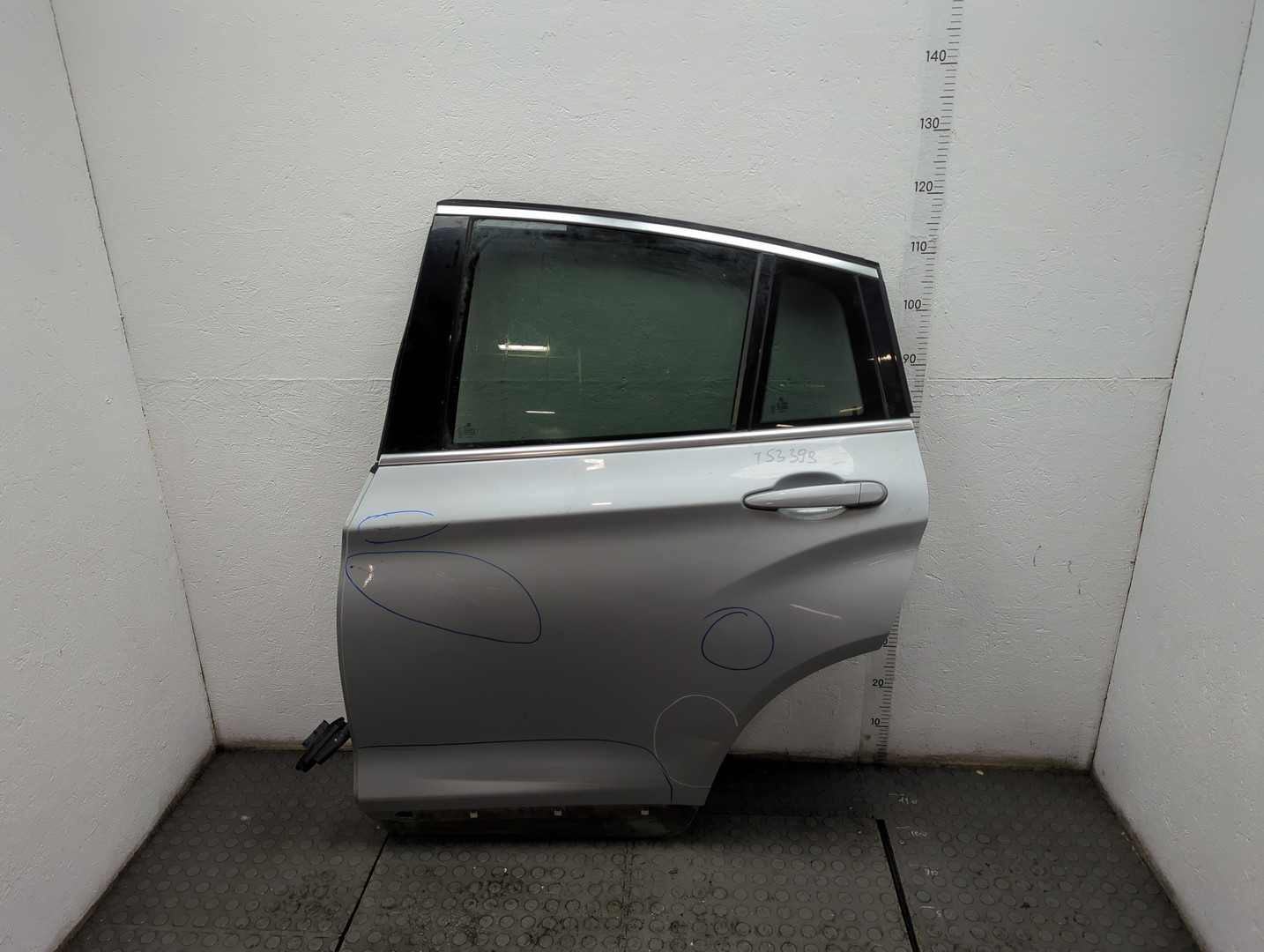 Дверь задняя левая