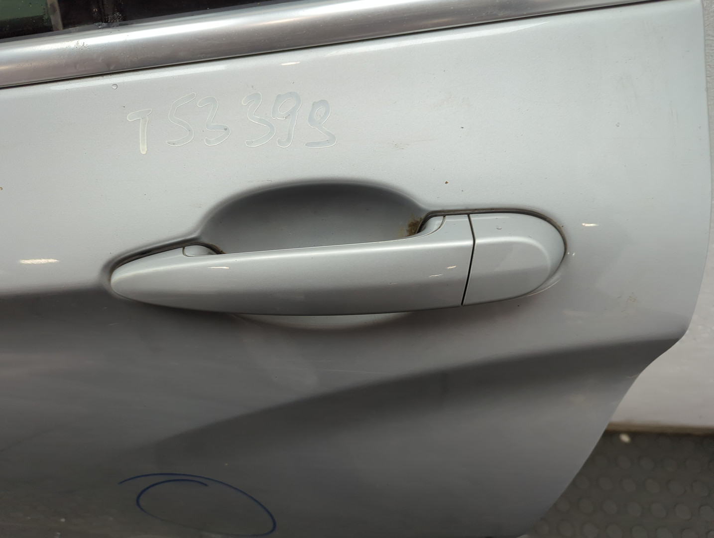 Дверь задняя левая