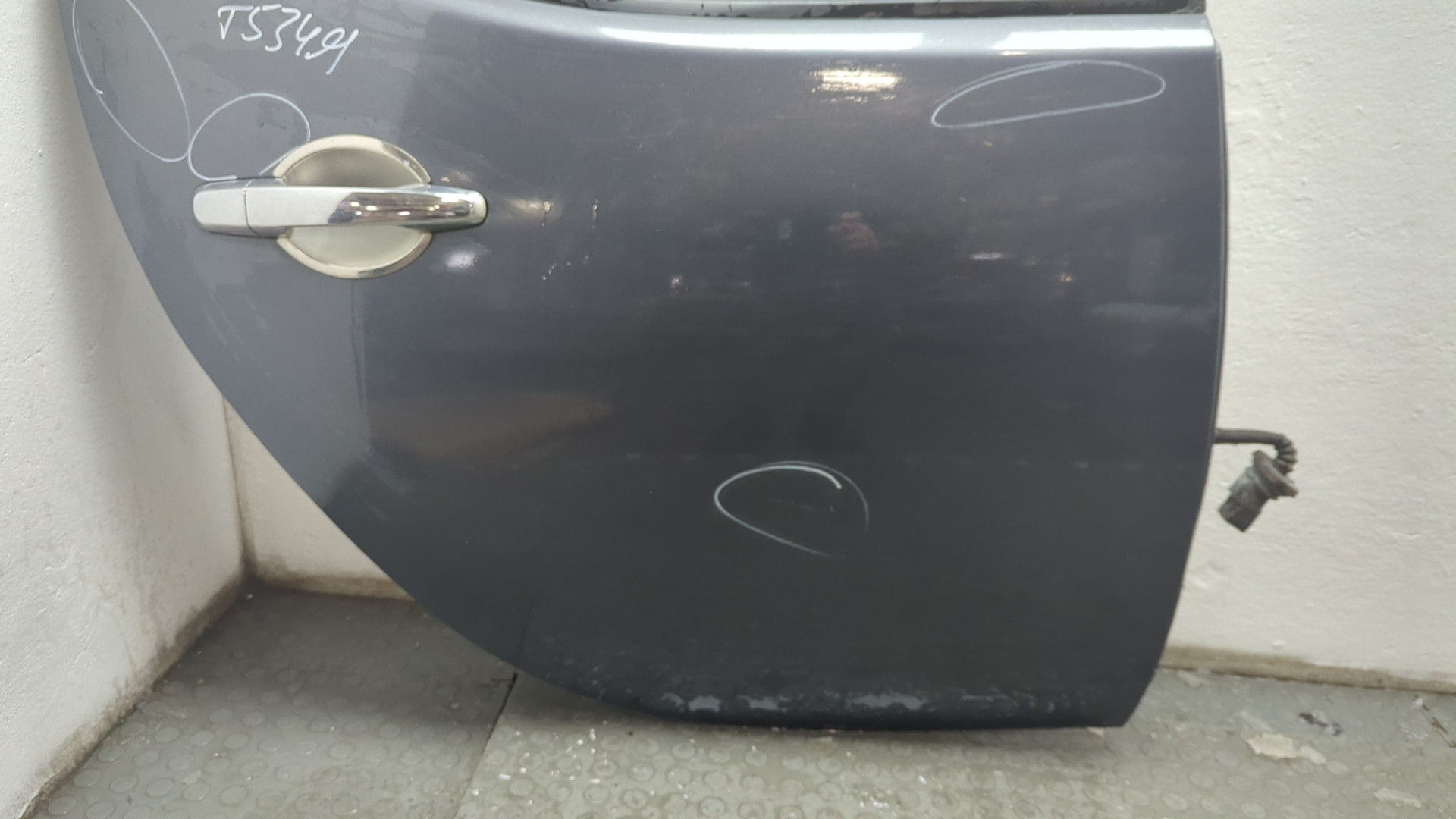 Дверь задняя правая