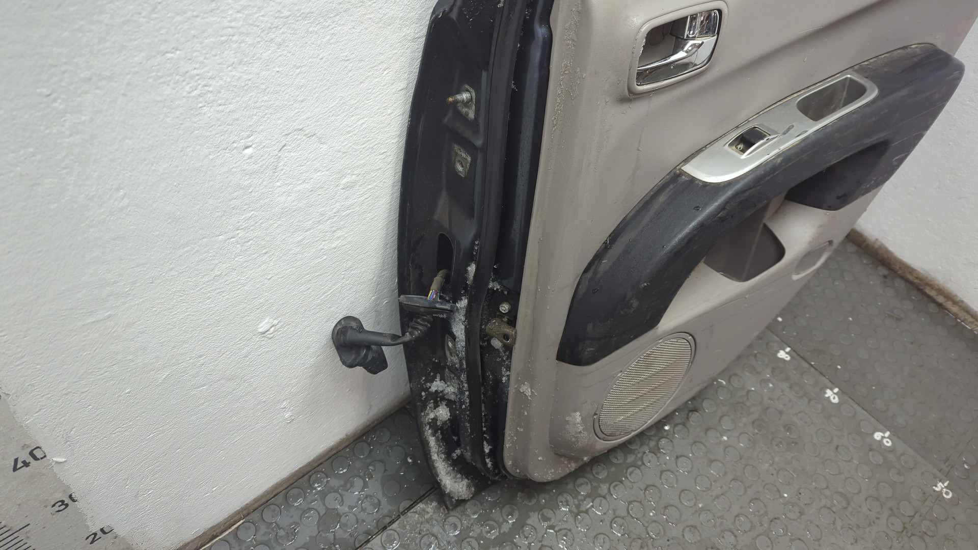 Дверь задняя правая