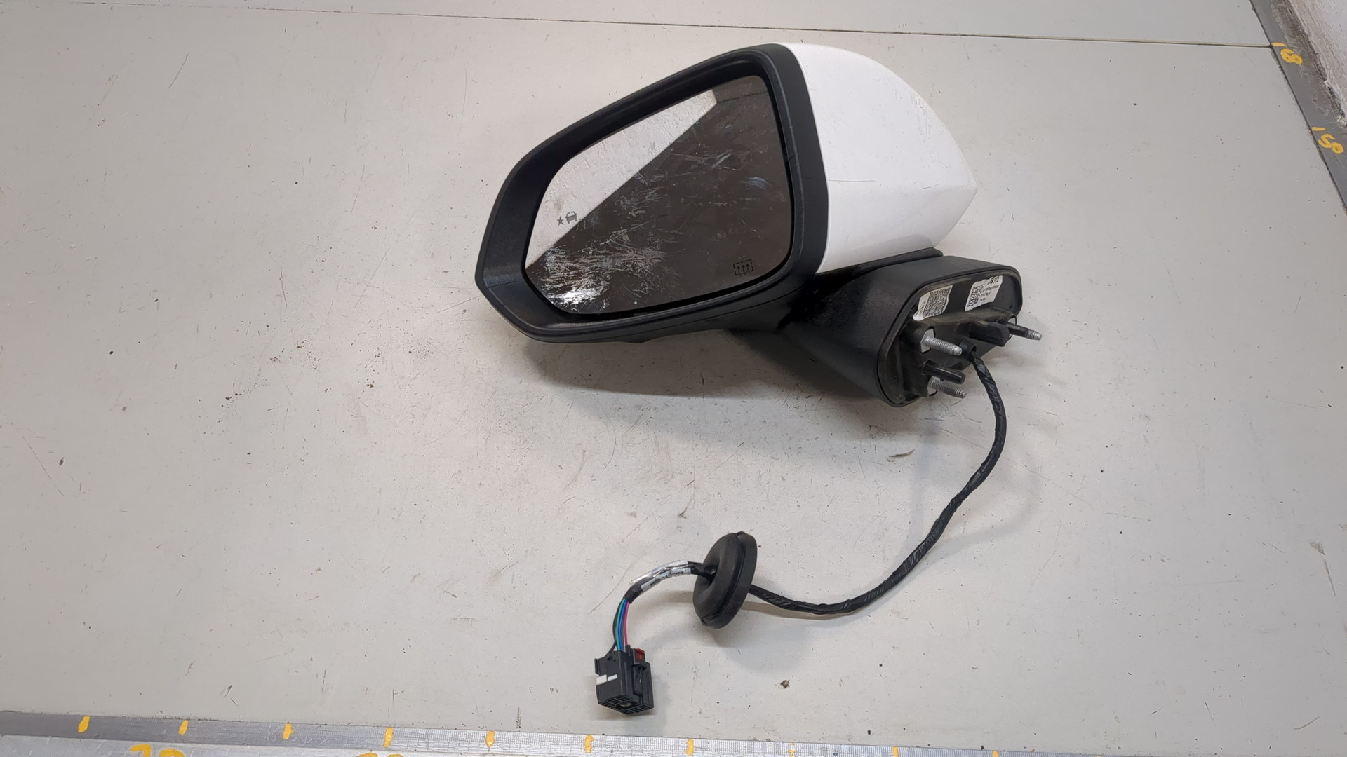 Зеркало левое электрическое