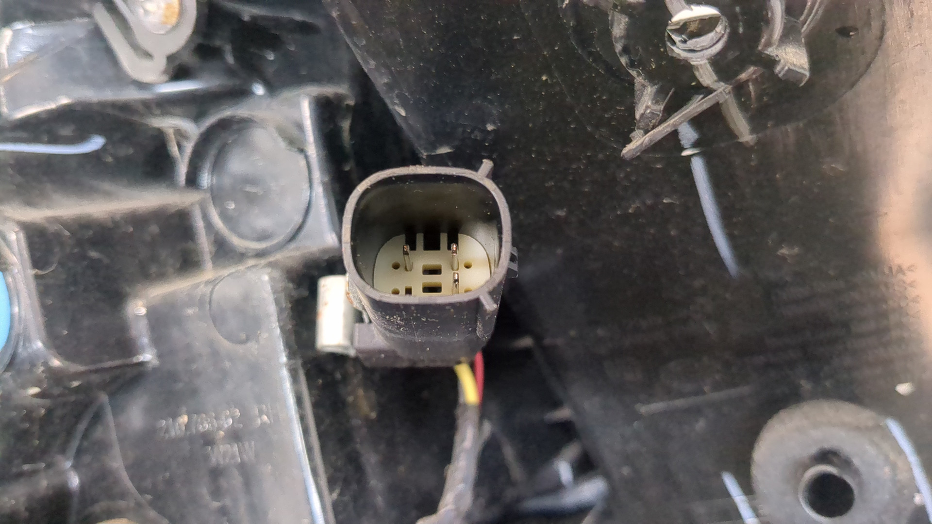 Фонарь задний правый