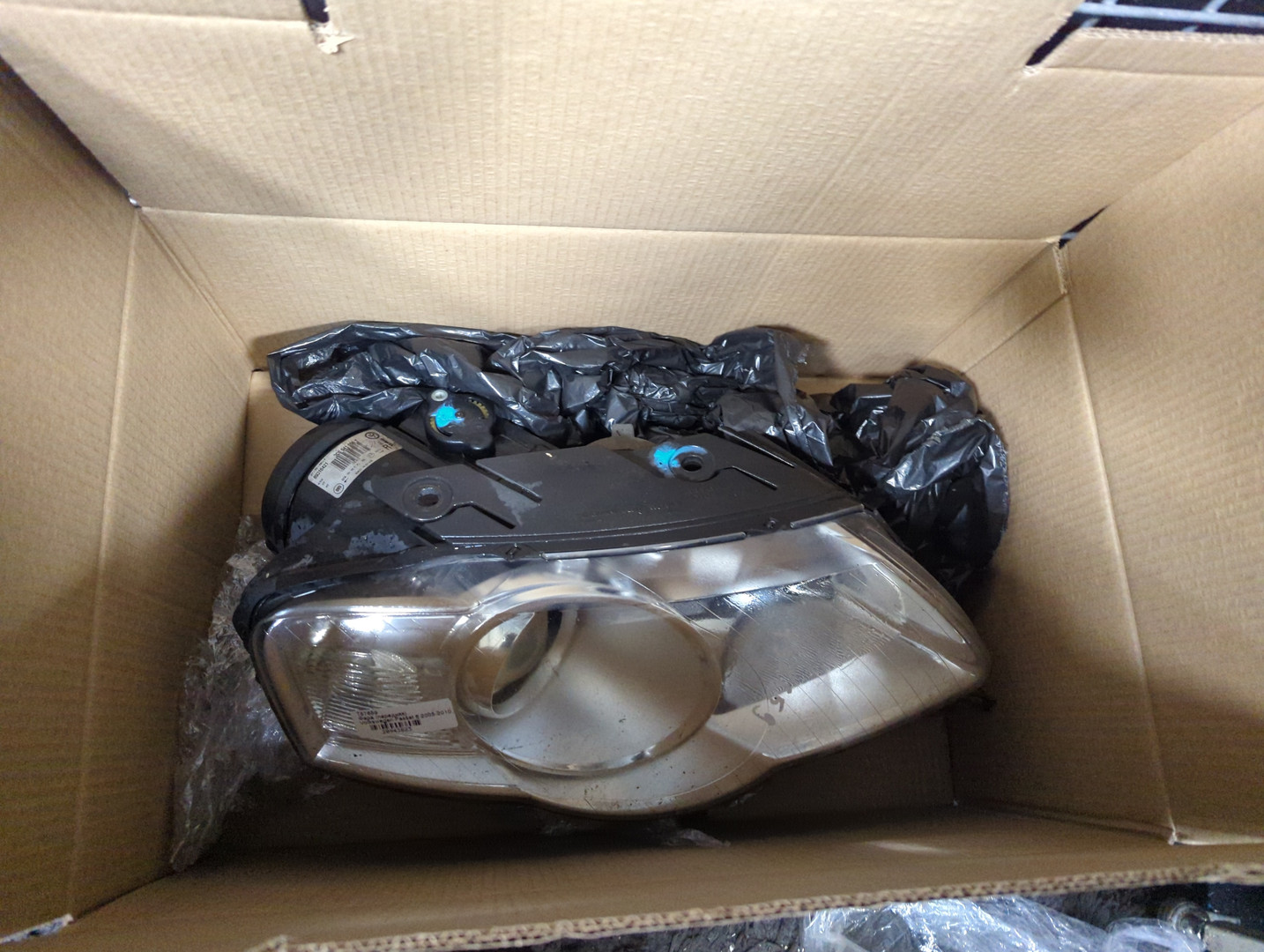 Фара правая