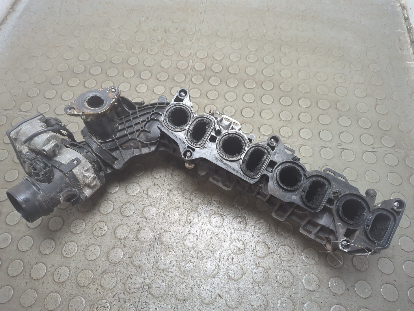 Коллектор впускной