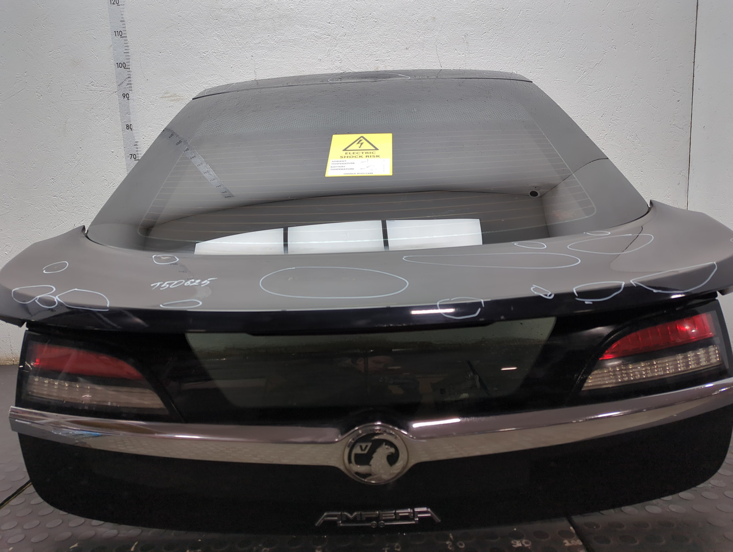 Дверь багажника