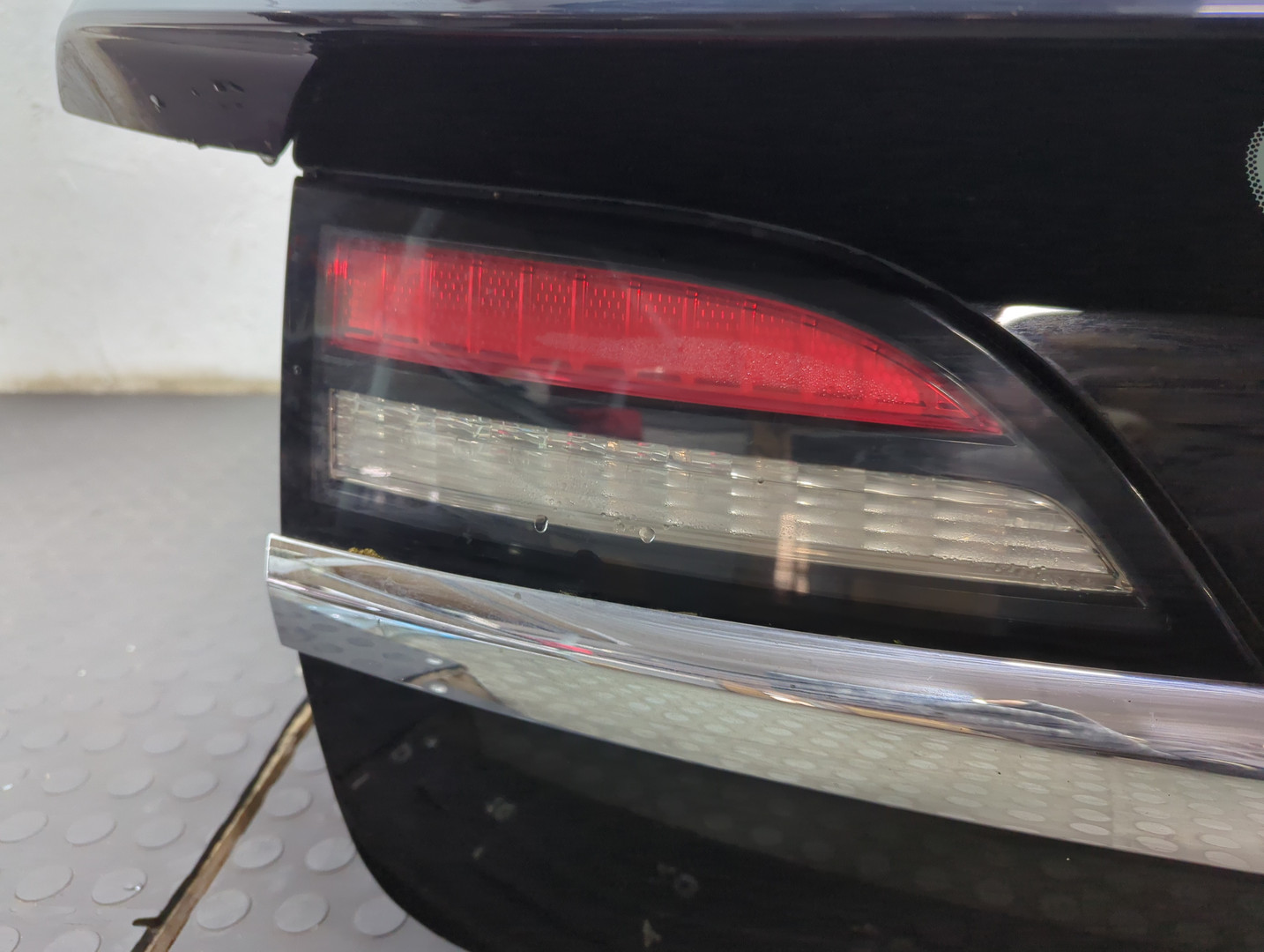 Дверь багажника