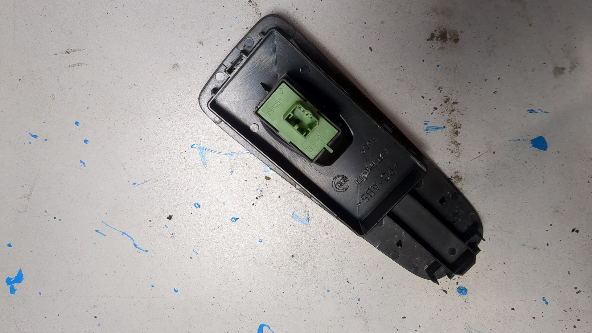 Кнопка стеклоподъемника