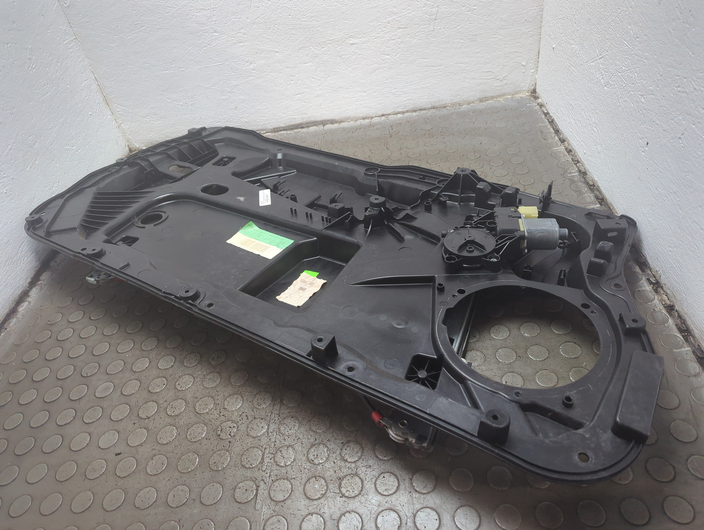 Стеклоподъемник электр. передний левый