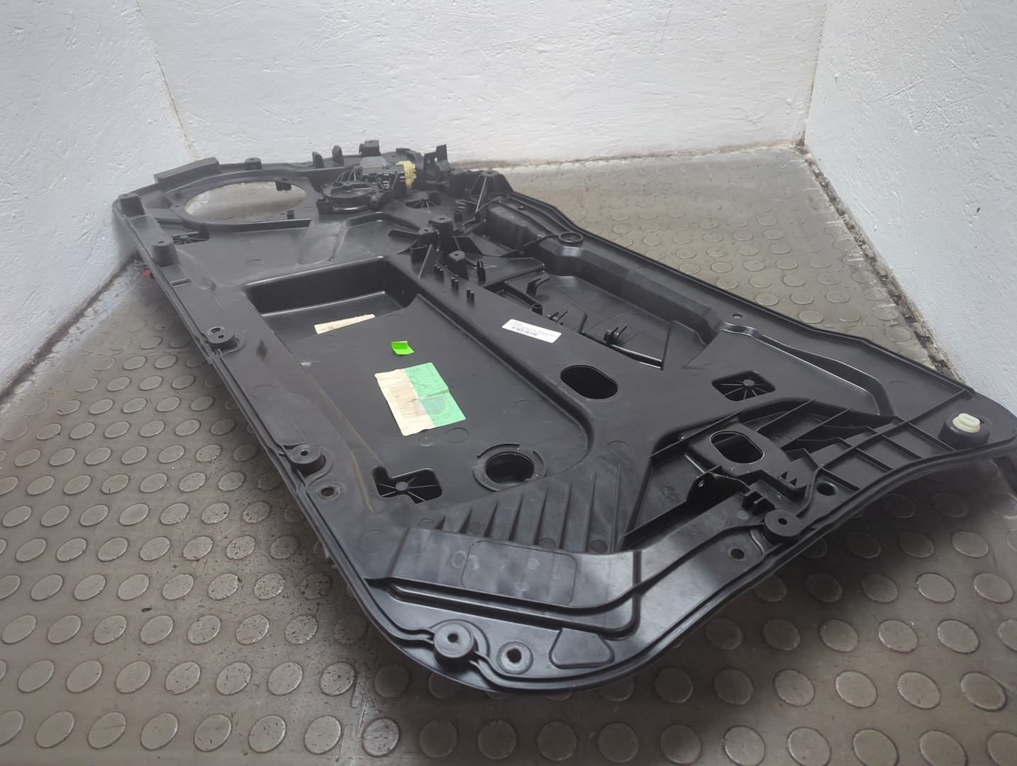 Стеклоподъемник электр. передний правый