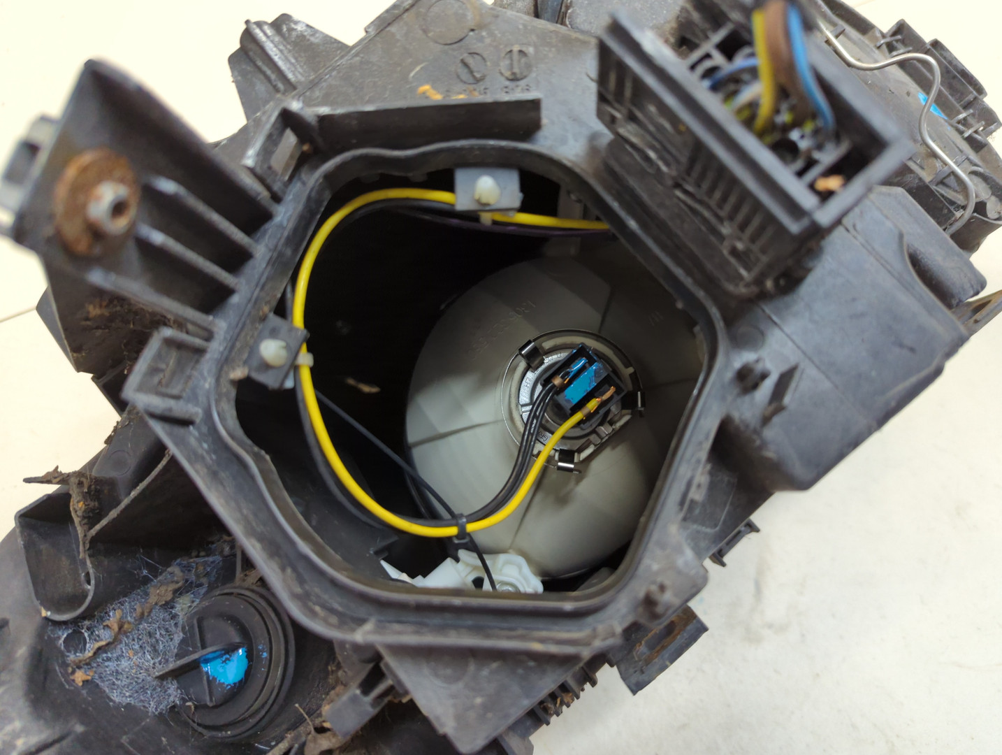 Фара правая