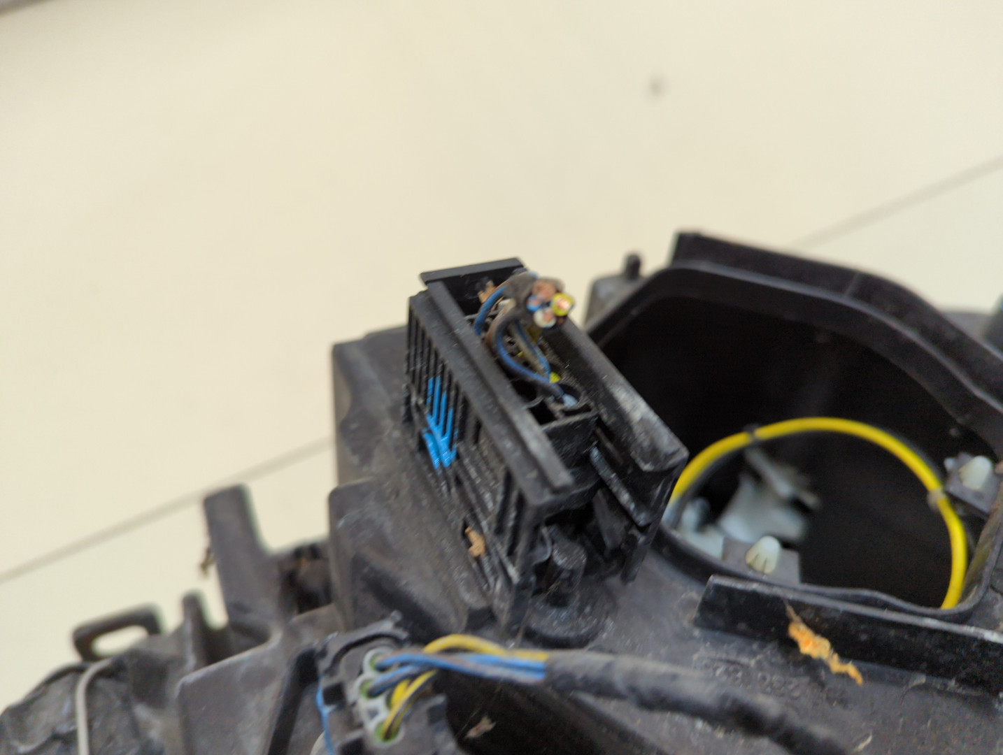 Фара правая