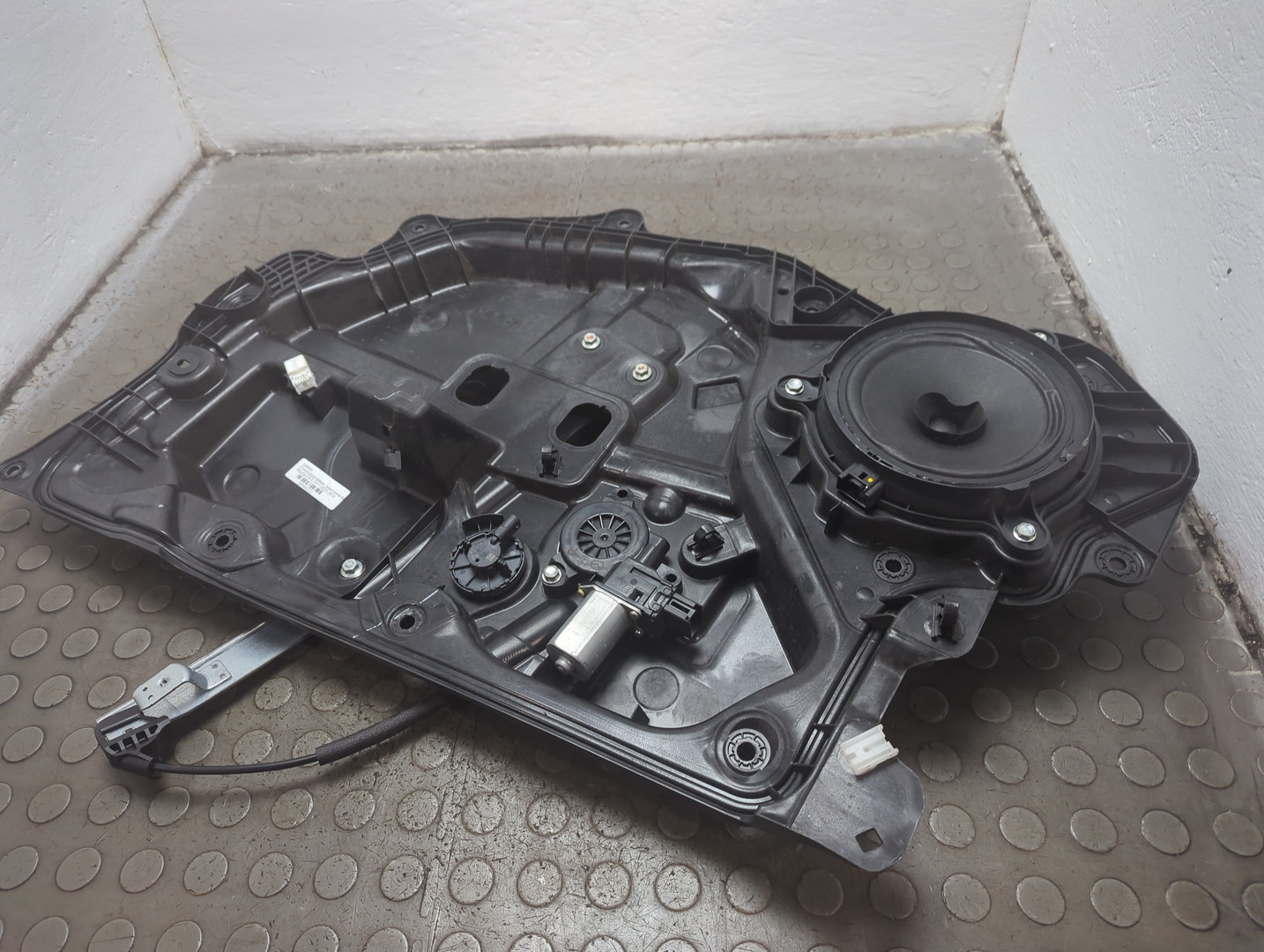 Стеклоподъемник электр. передний правый