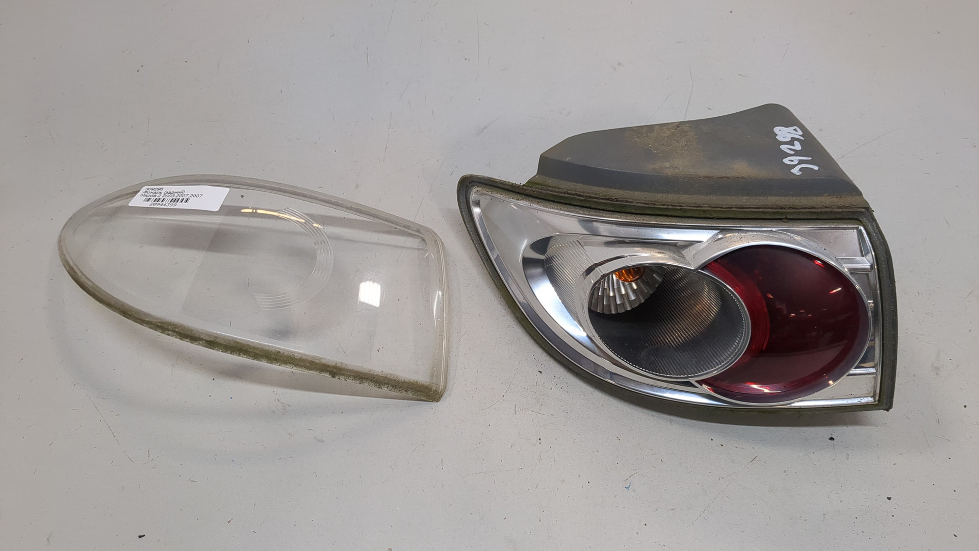 Фонарь задний левый