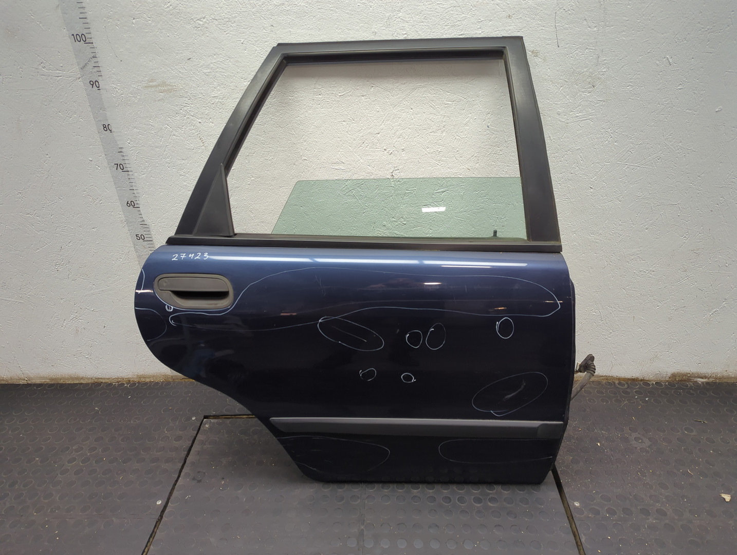 Дверь задняя правая