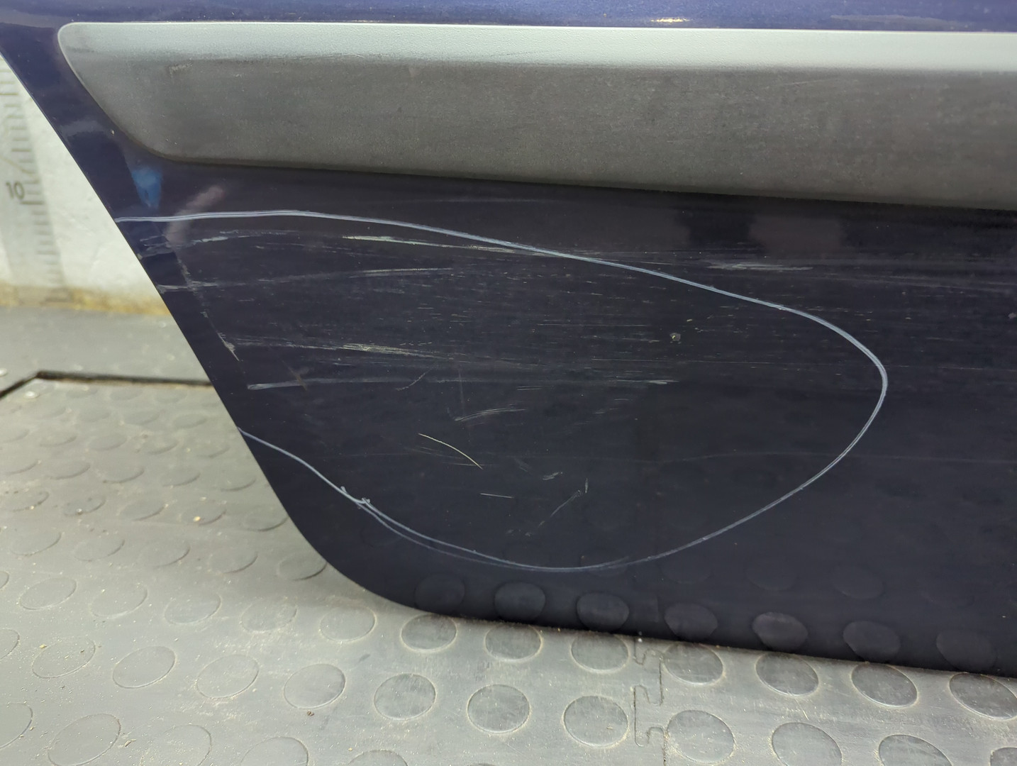 Дверь задняя правая