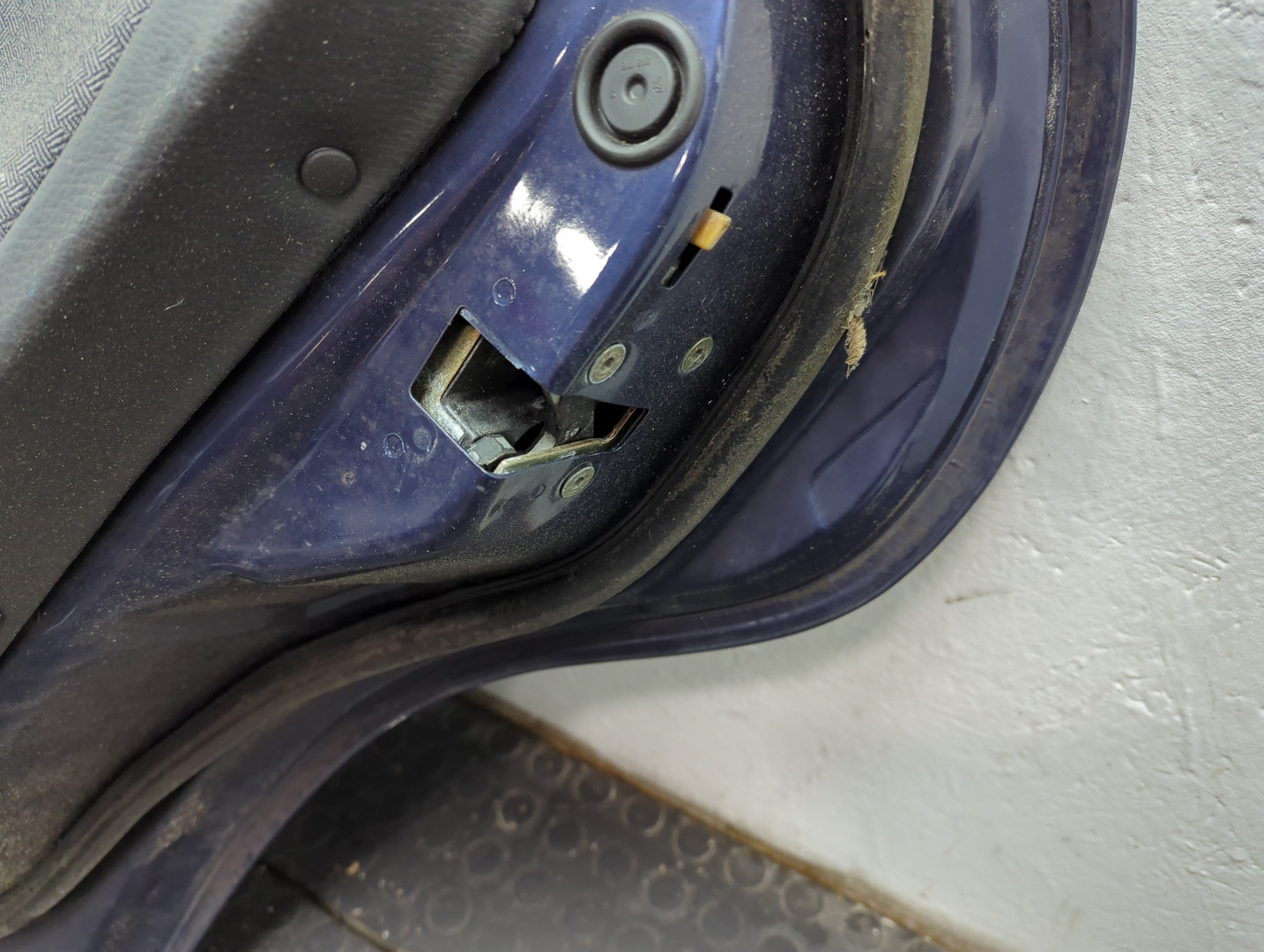 Дверь задняя правая