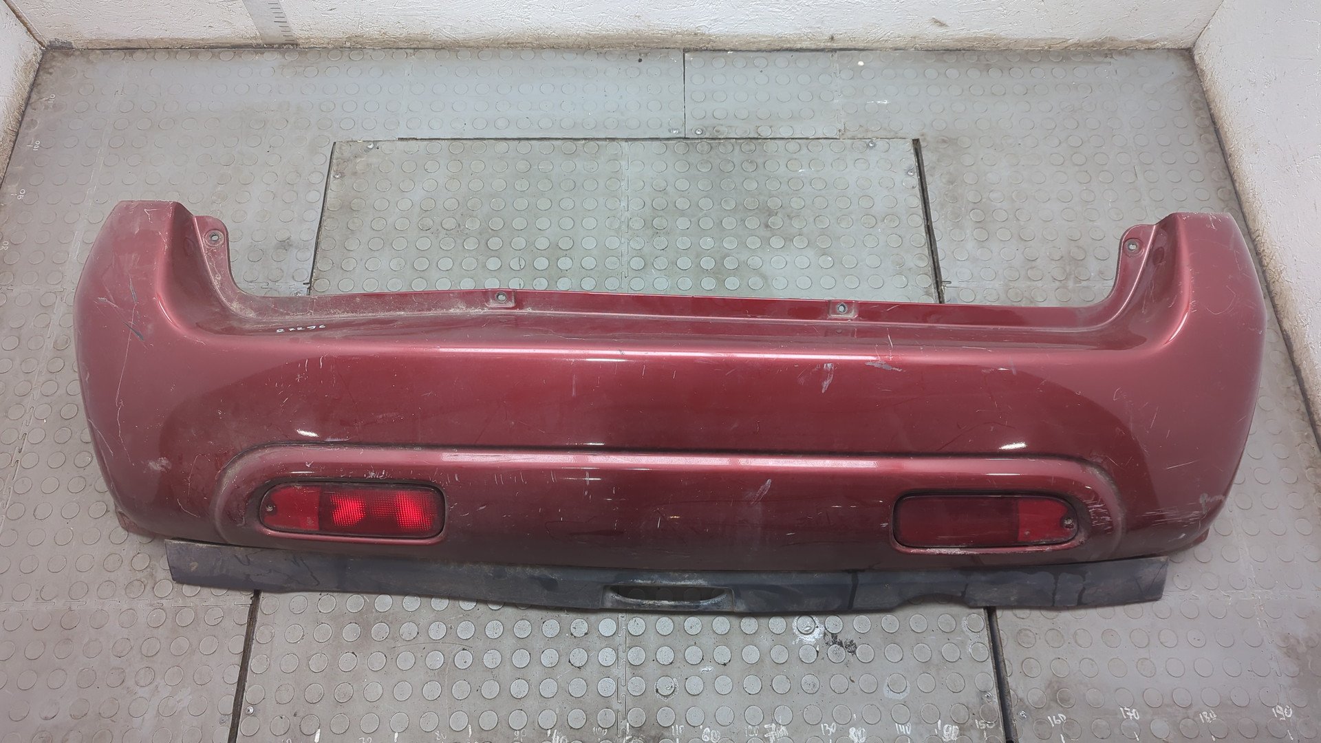 Бампер задний