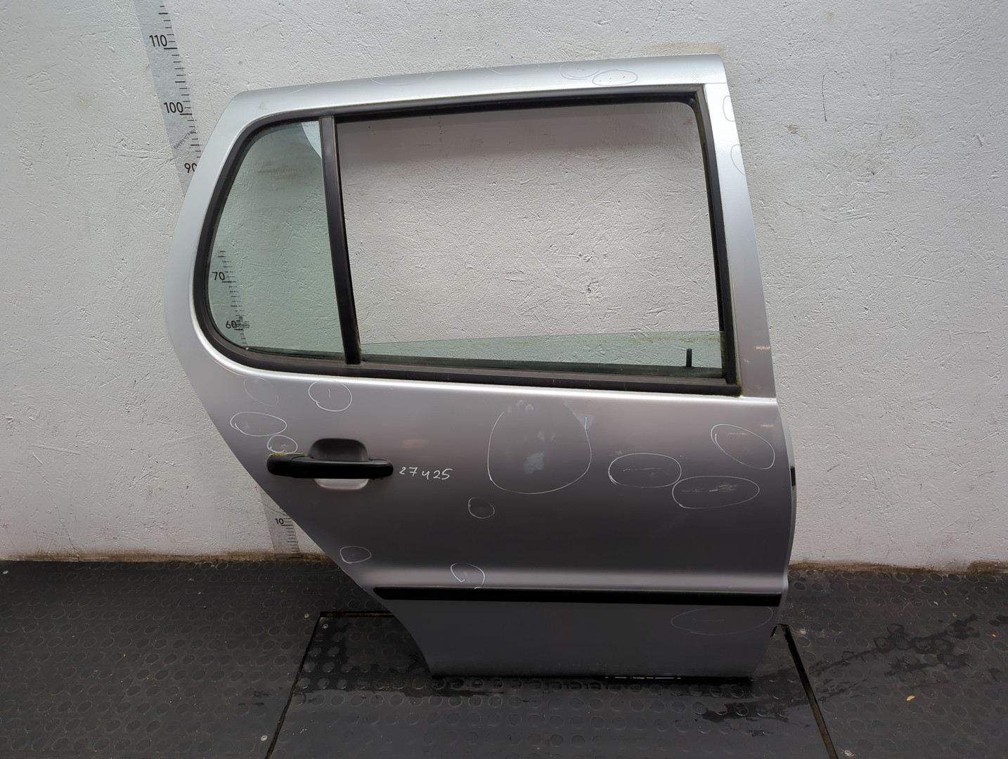 Дверь задняя правая