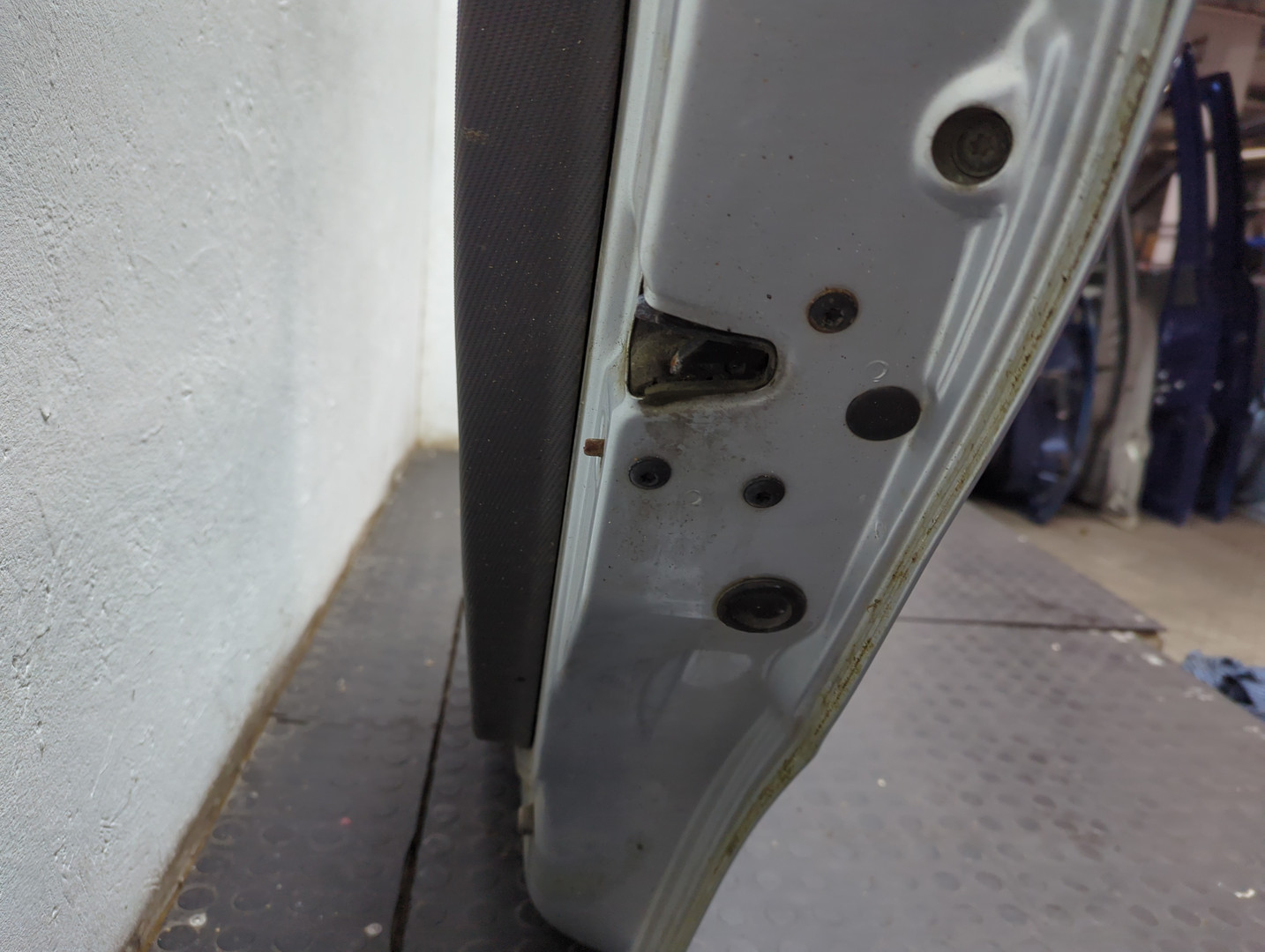 Дверь задняя правая