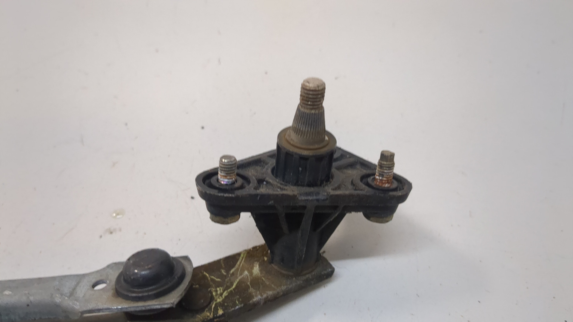 Трапеция стеклоочистителей