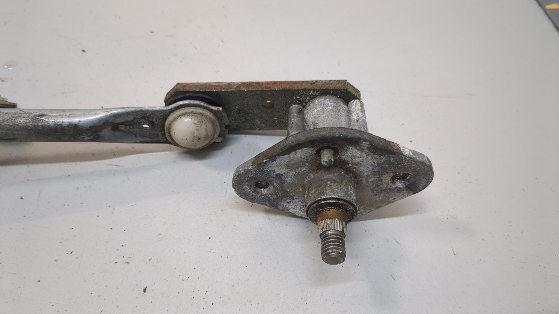 Трапеция стеклоочистителей