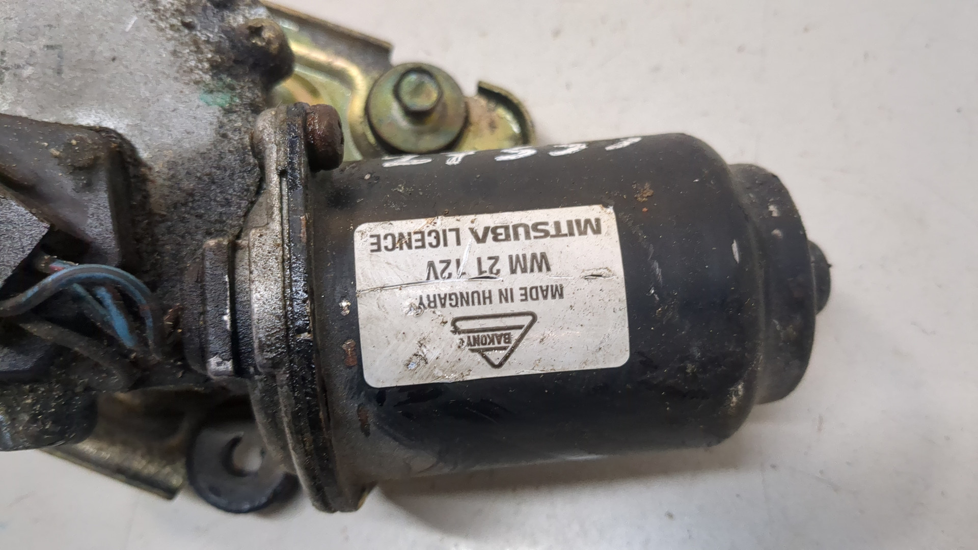 Моторчик стеклоочистителя передний