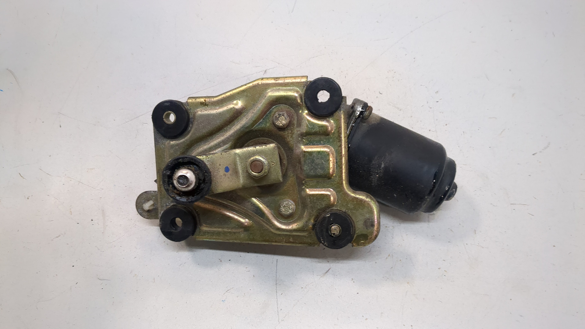 Моторчик стеклоочистителя передний