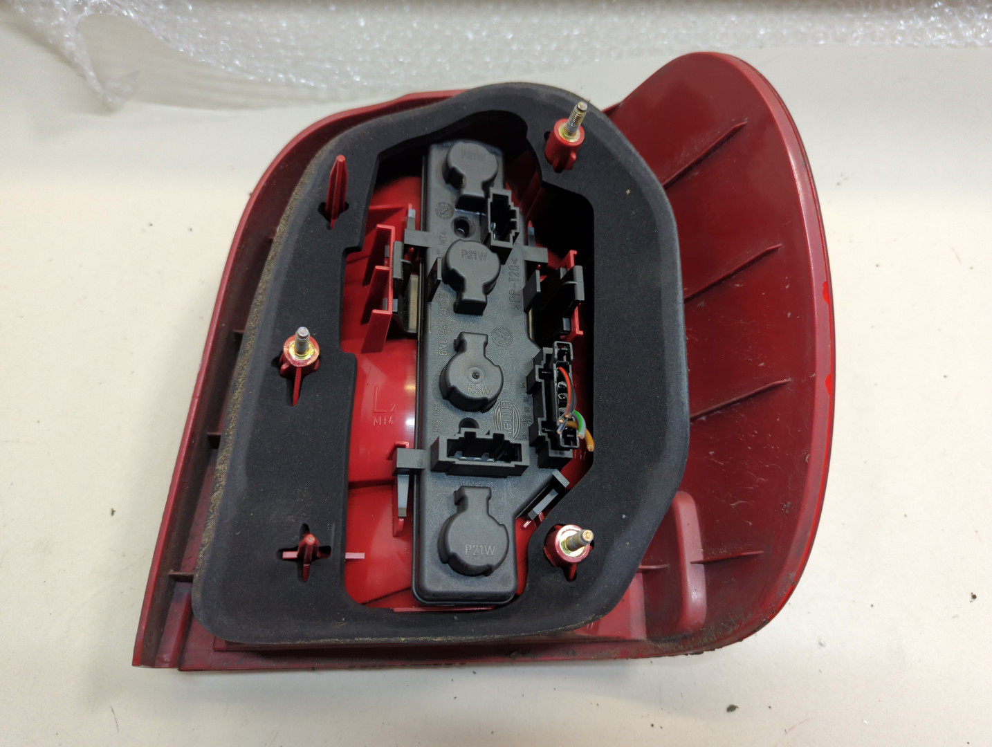 Фонарь задний левый