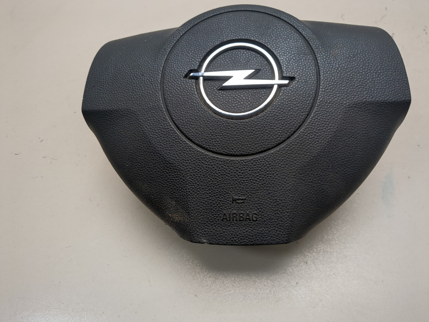 Подушка безопасности в рулевое колесо