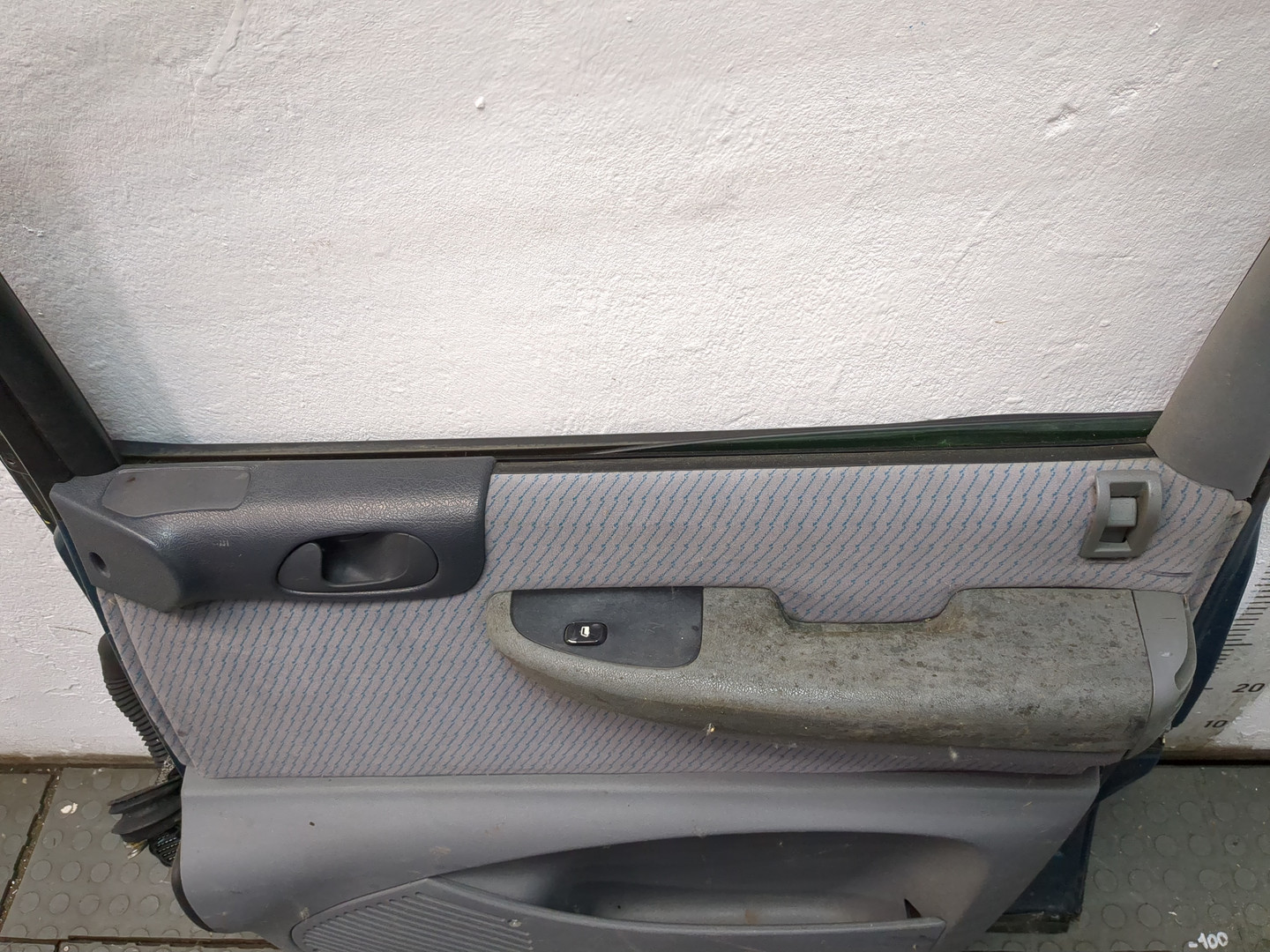 Дверь передняя правая