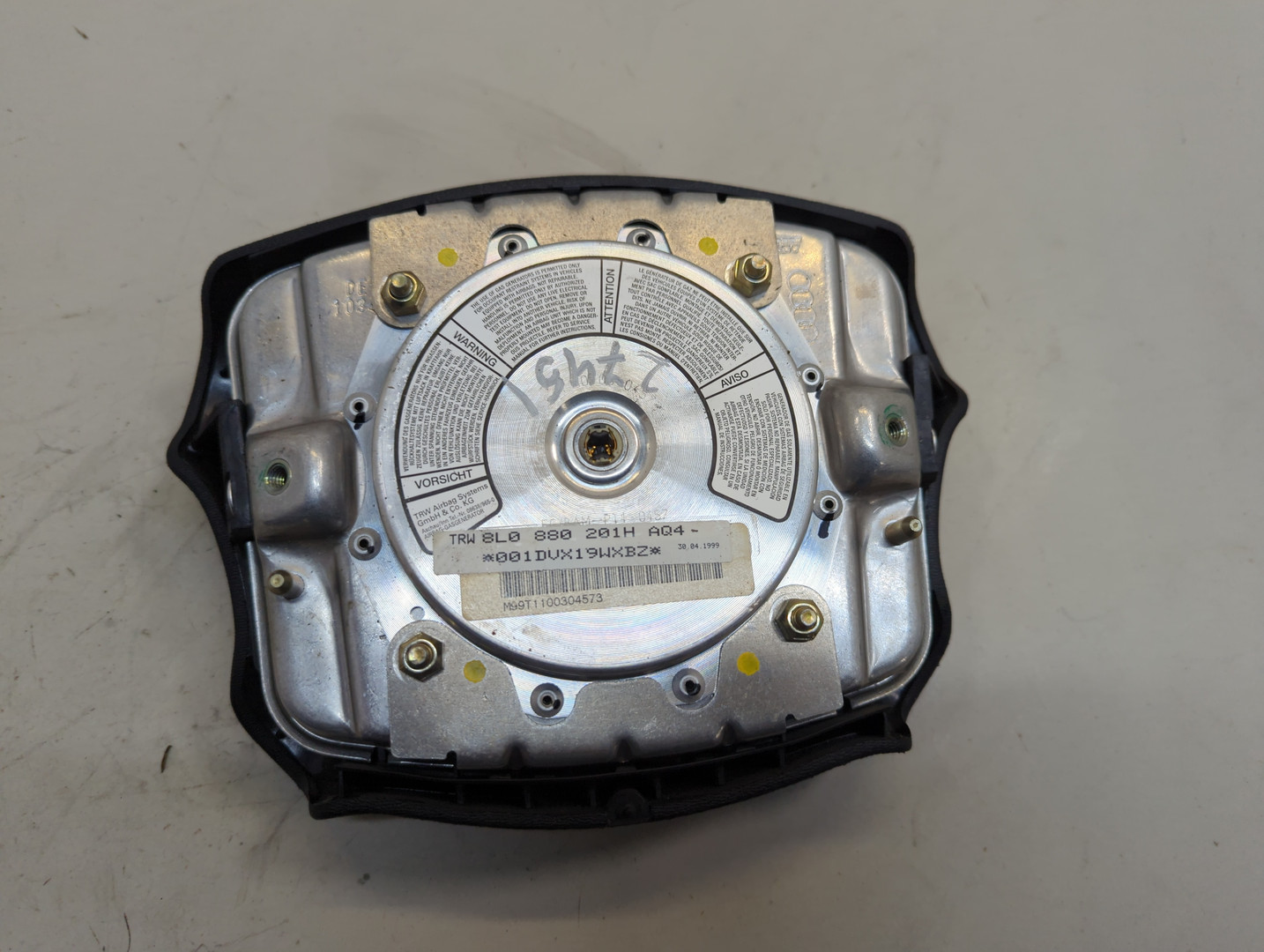 Подушка безопасности в рулевое колесо