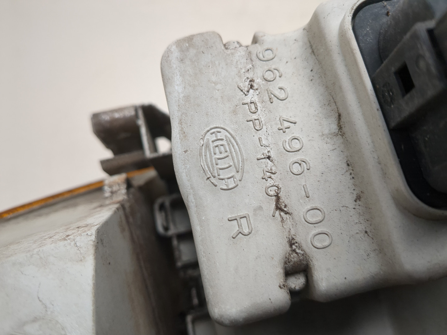 Фара правая