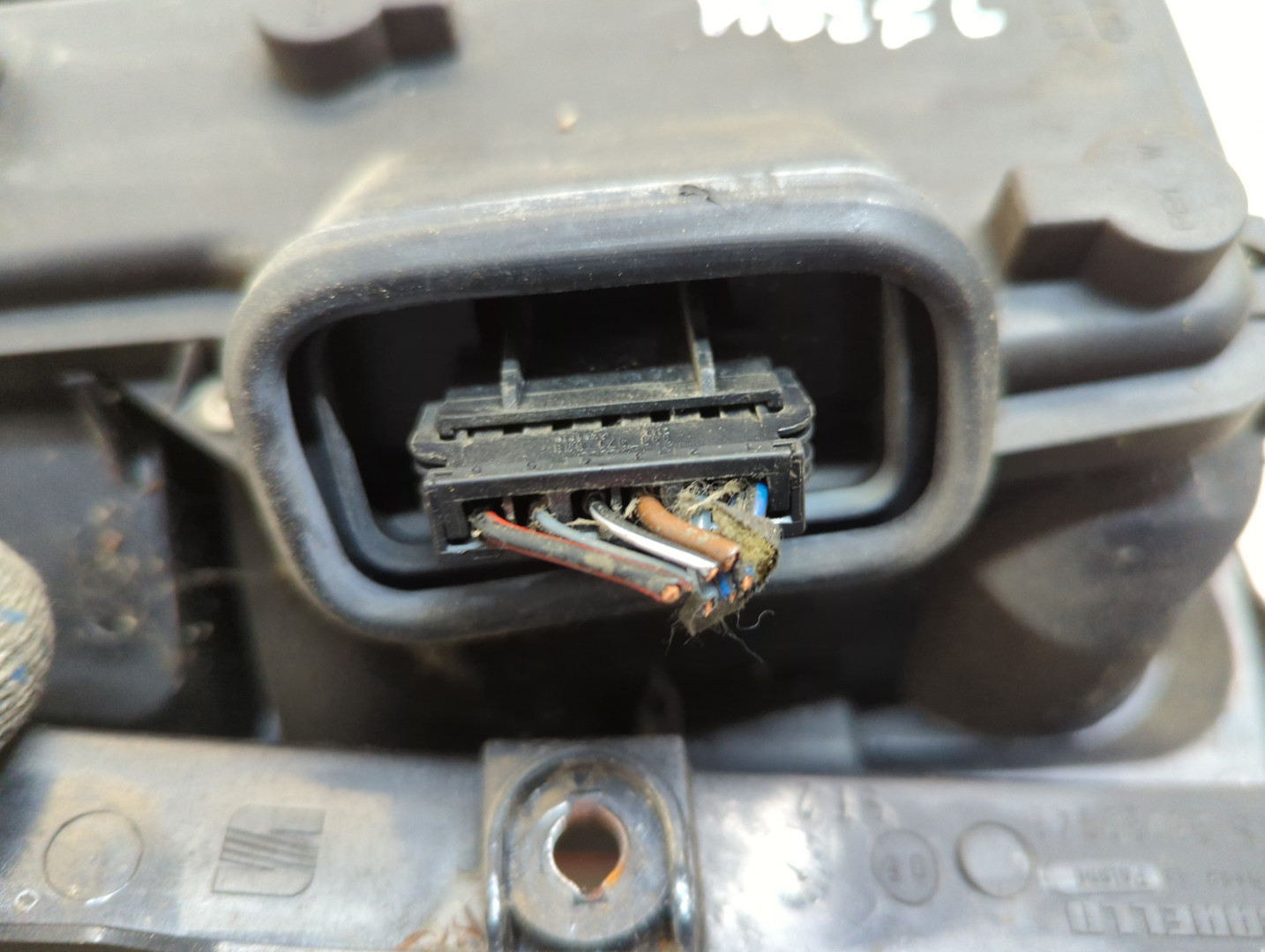 Фонарь задний левый