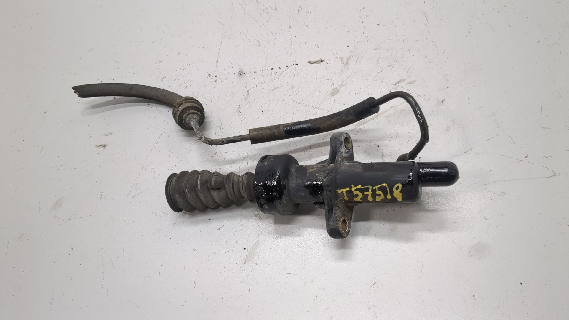 Цилиндр сцепления рабочий