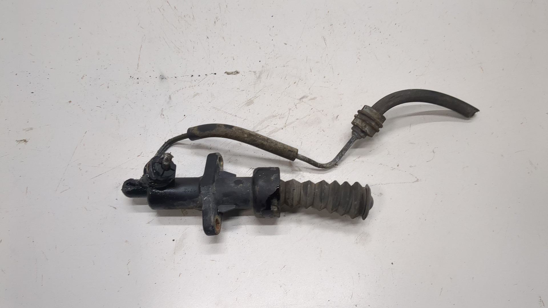 Цилиндр сцепления рабочий