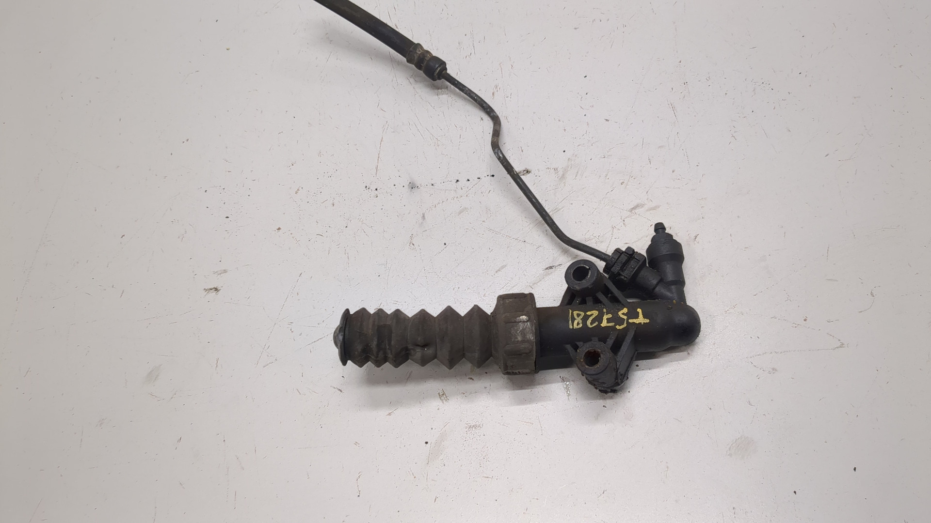 Цилиндр сцепления рабочий