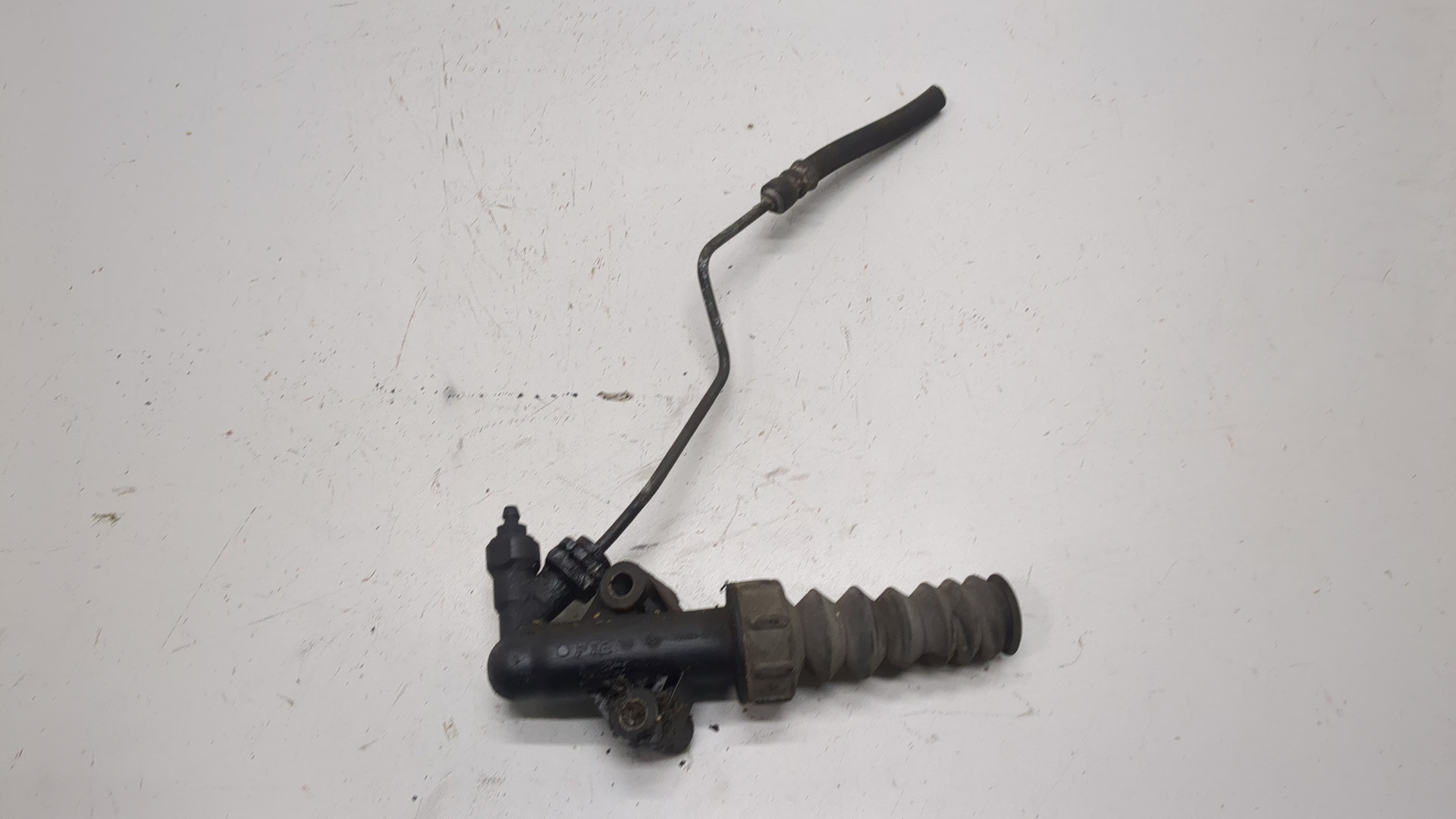 Цилиндр сцепления рабочий