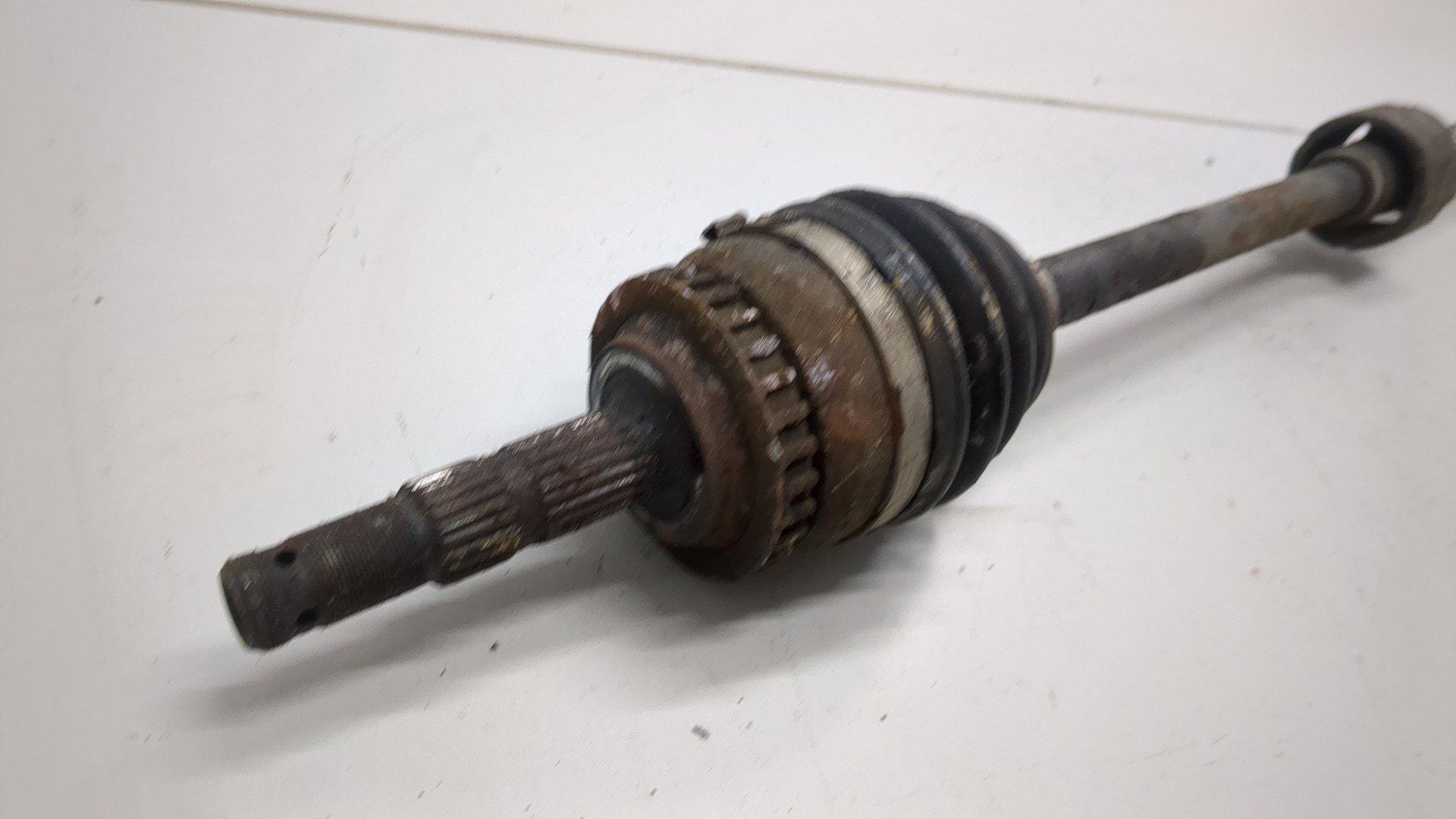 Полуось передняя правая