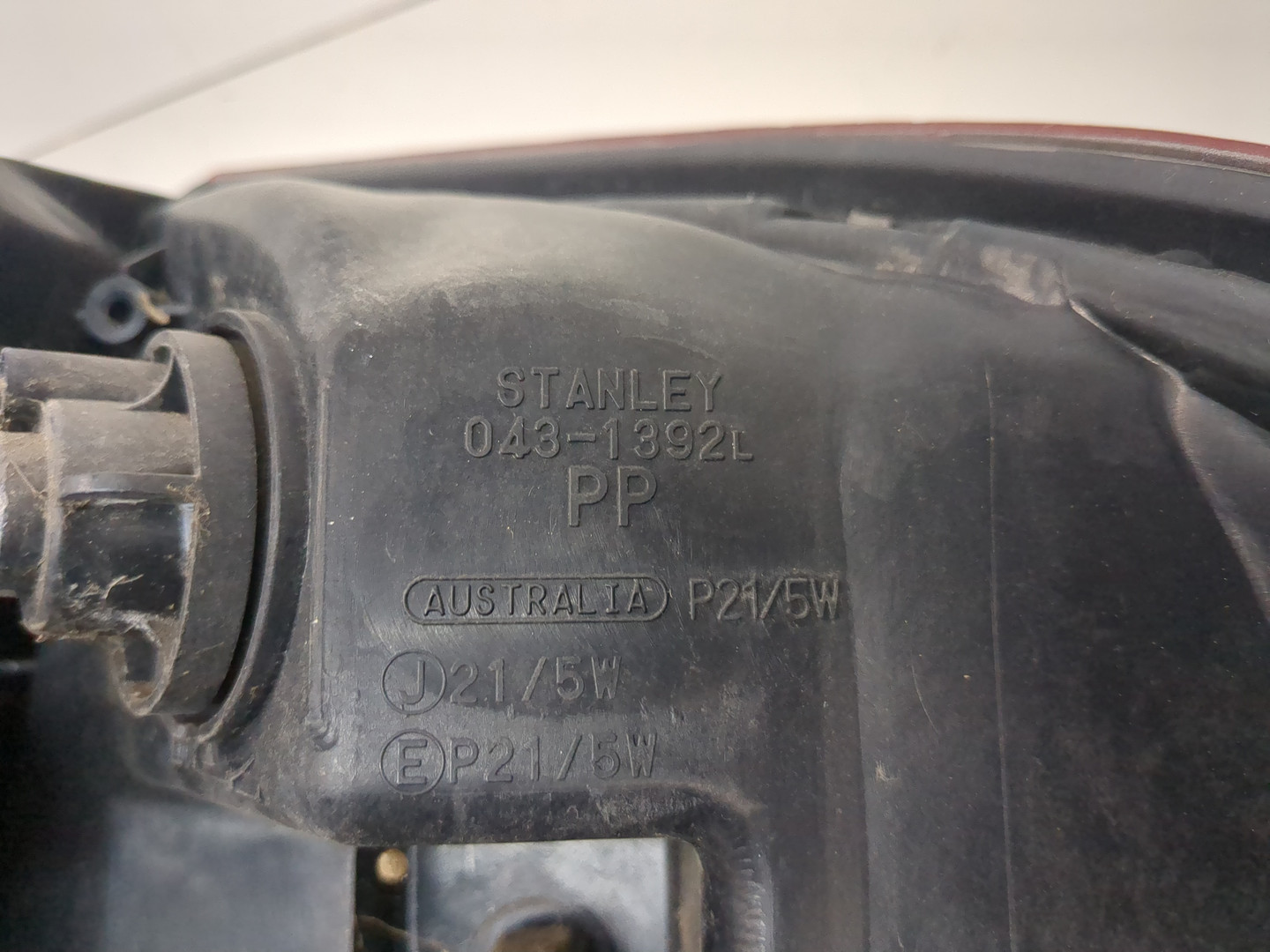 Фонарь задний левый