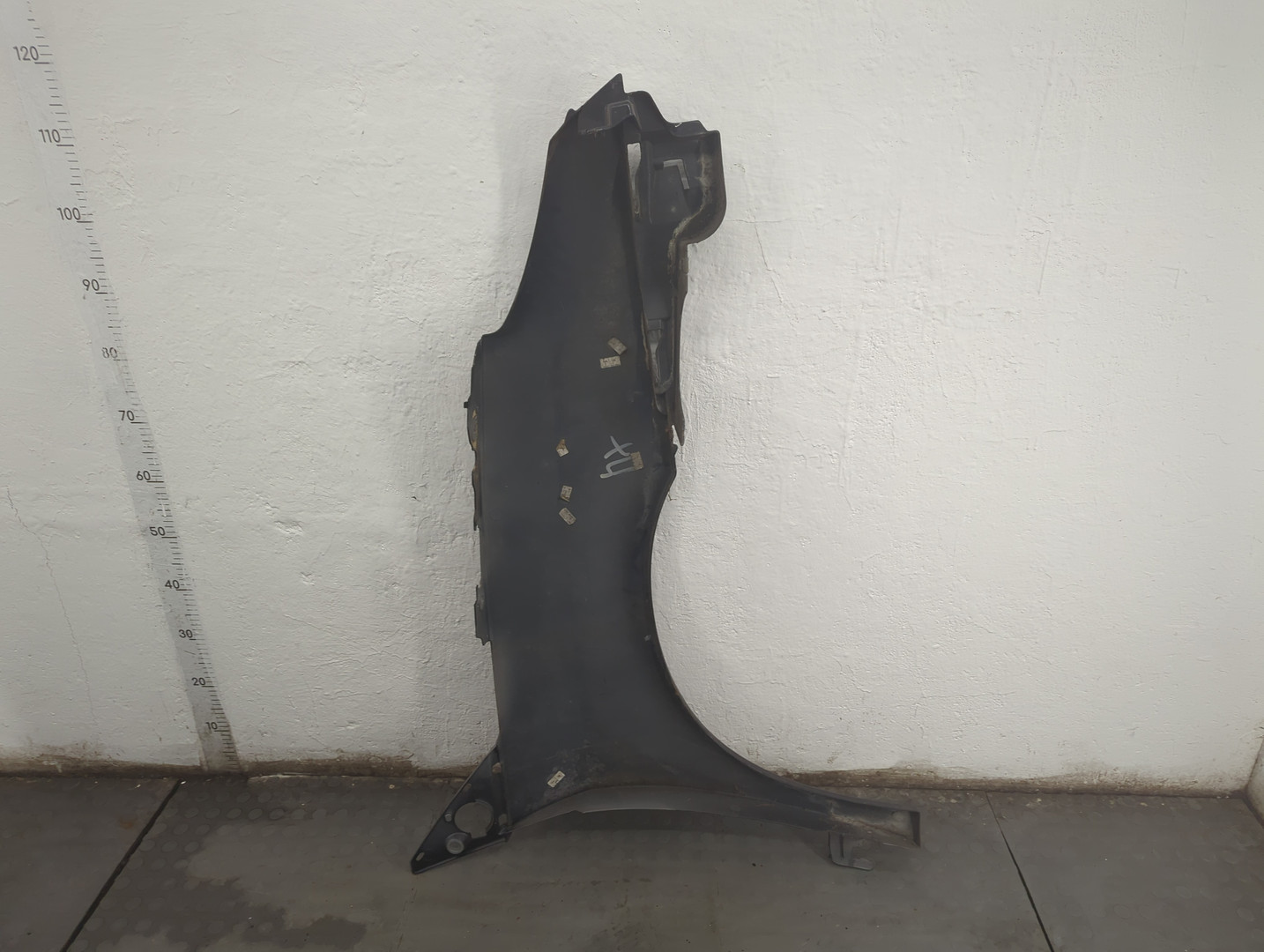 Крыло переднее левое