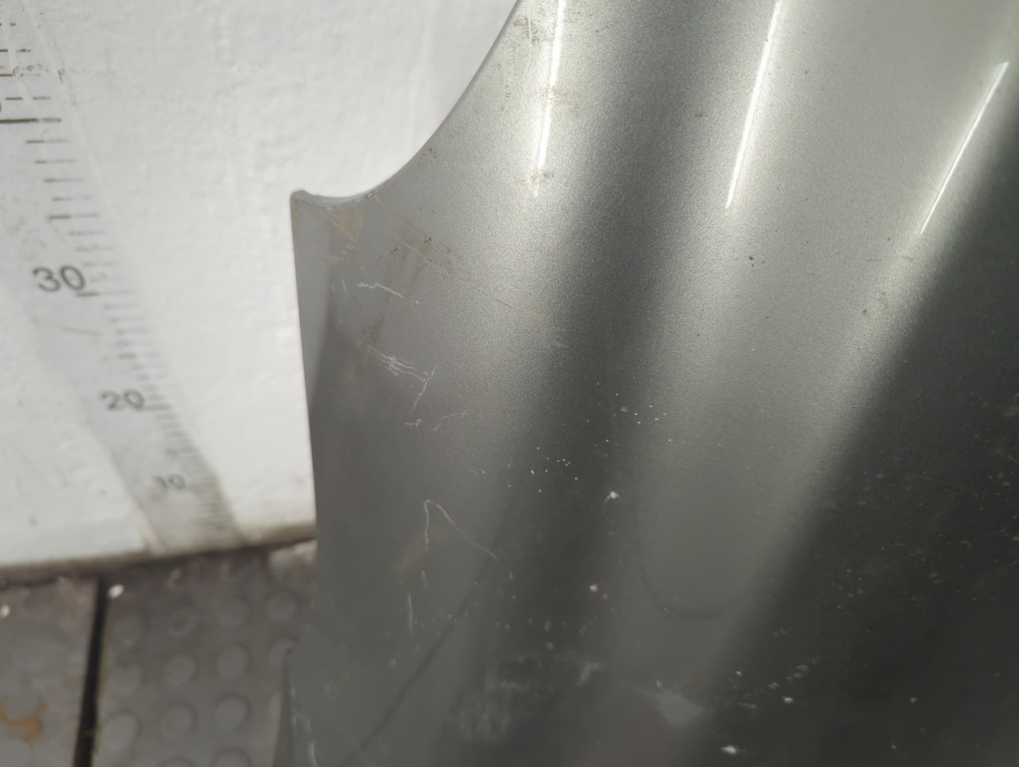 Крыло переднее правое