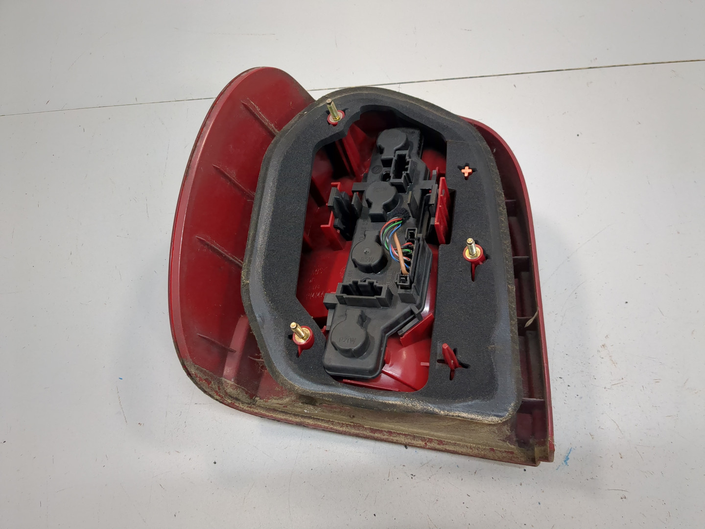 Фонарь задний правый