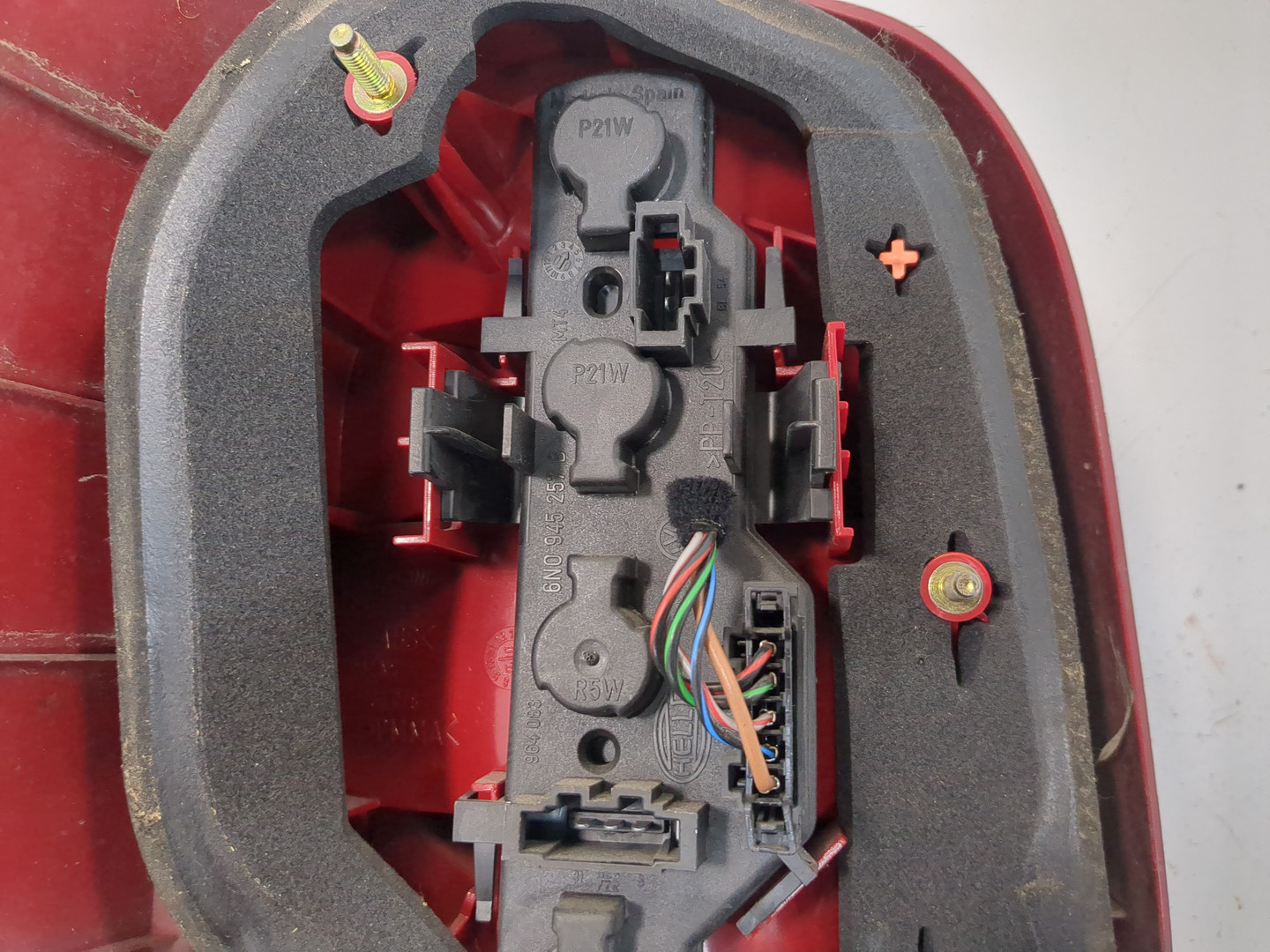 Фонарь задний правый