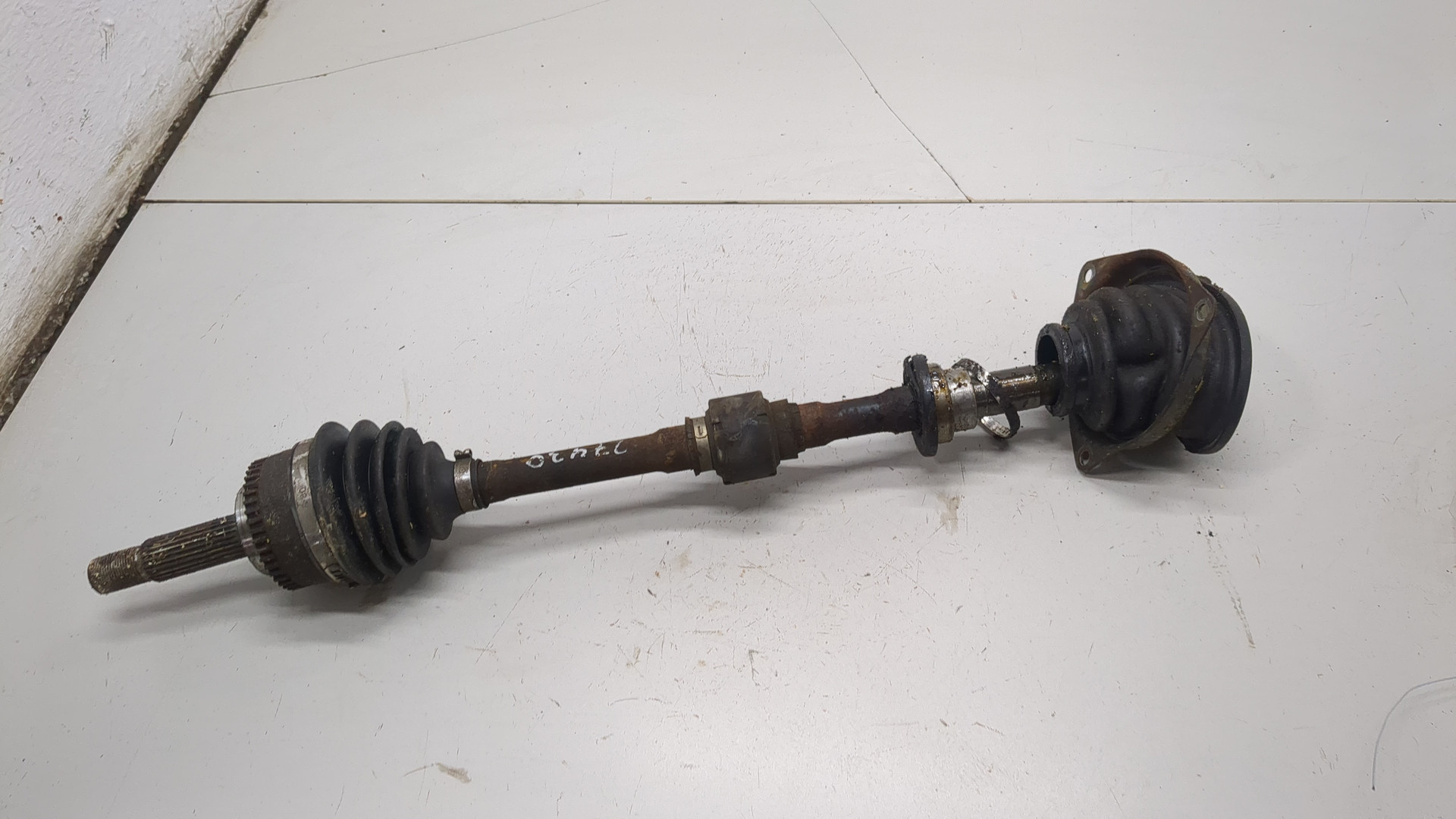 Полуось передняя левая