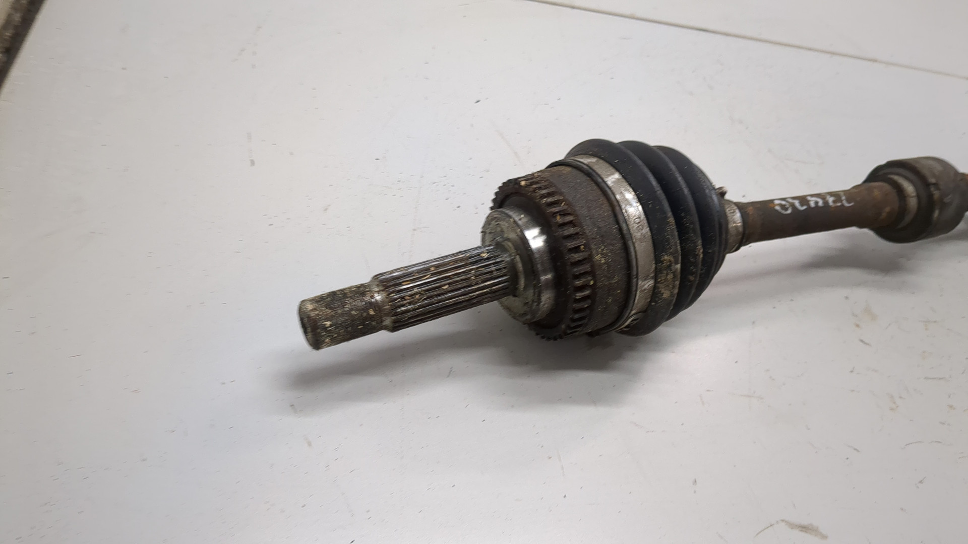 Полуось передняя левая