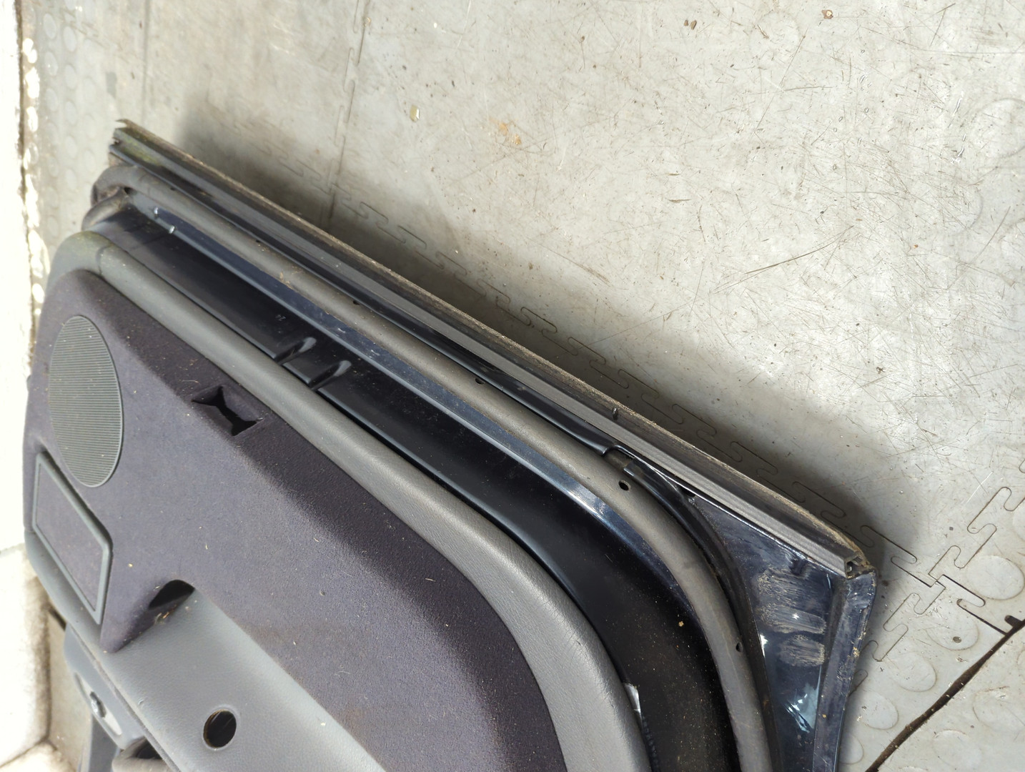 Дверь задняя левая